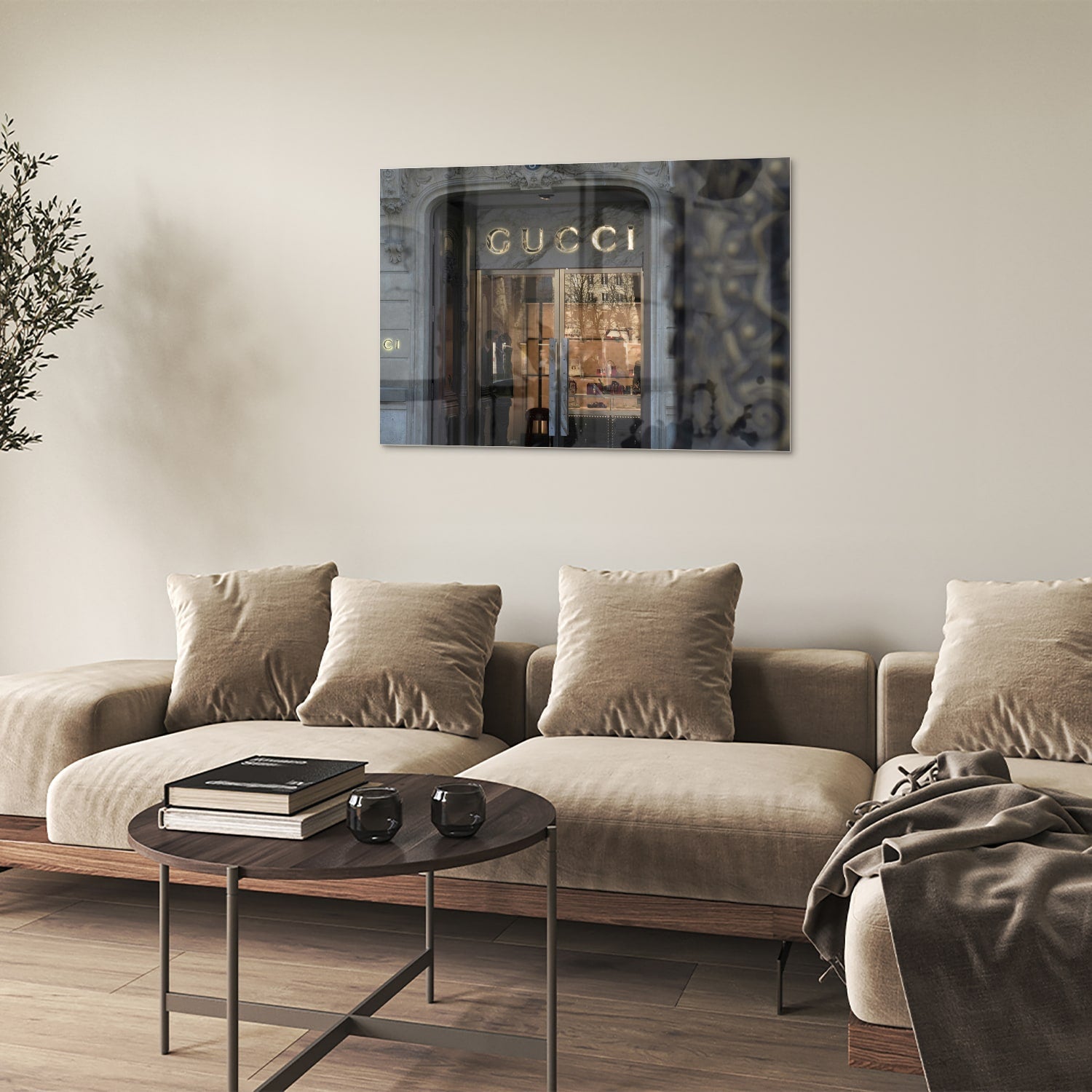 Stilvolles Glasbild mit Gucci-Schaufenster – Glasbild aus Sicherheitsglas, Größe 50x50