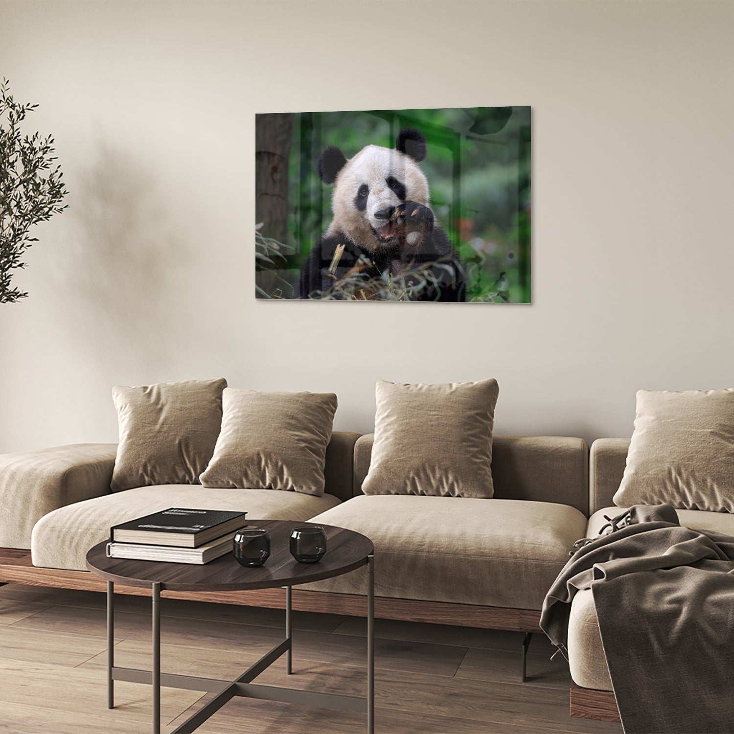 Glasbild mit einem niedlichen Panda in grüner Landschaft – Glasbild aus Sicherheitsglas, Größe 50x50