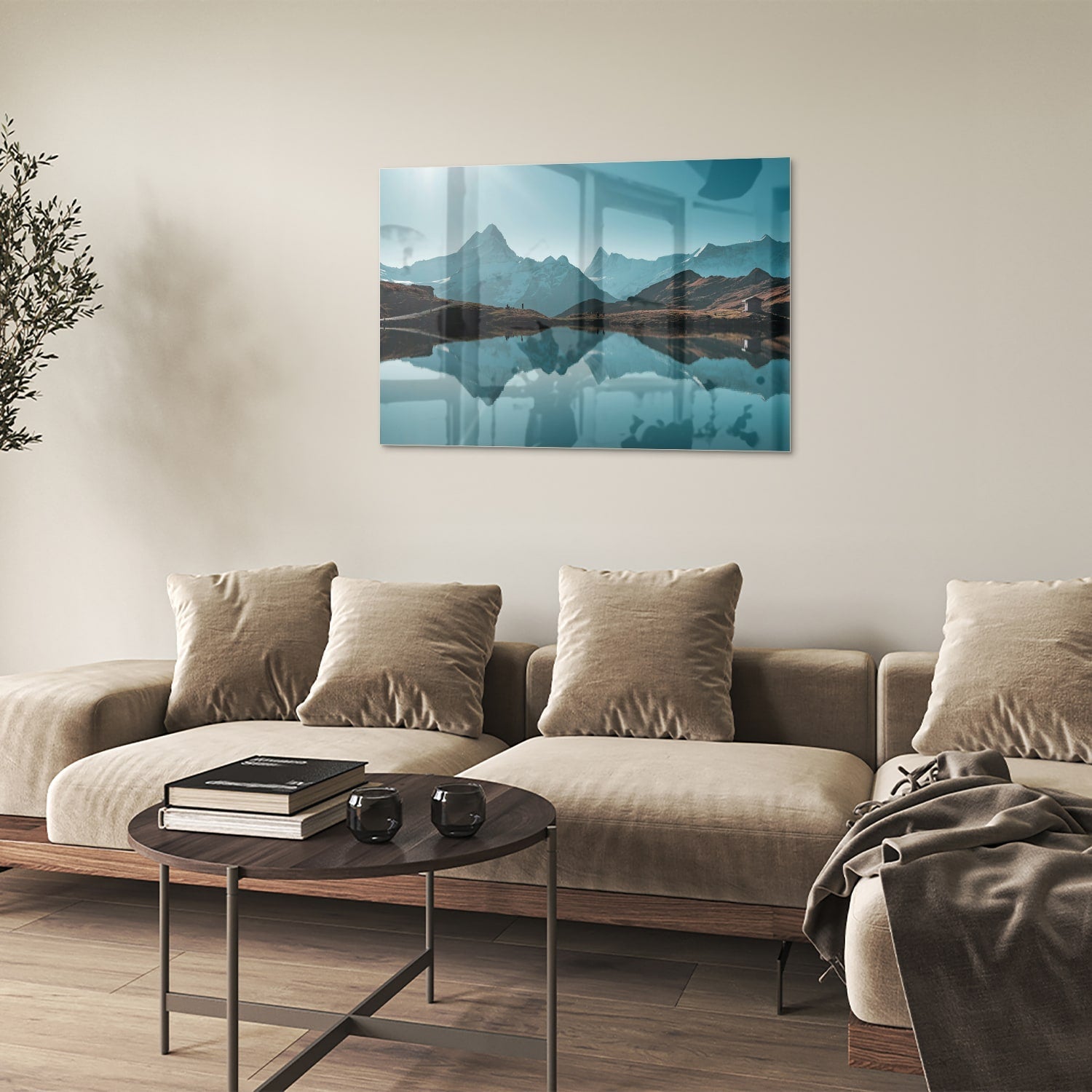 Glasbild mit Bergen und Wasserreflexionen – Glasbild aus Sicherheitsglas, Größe 50x50
