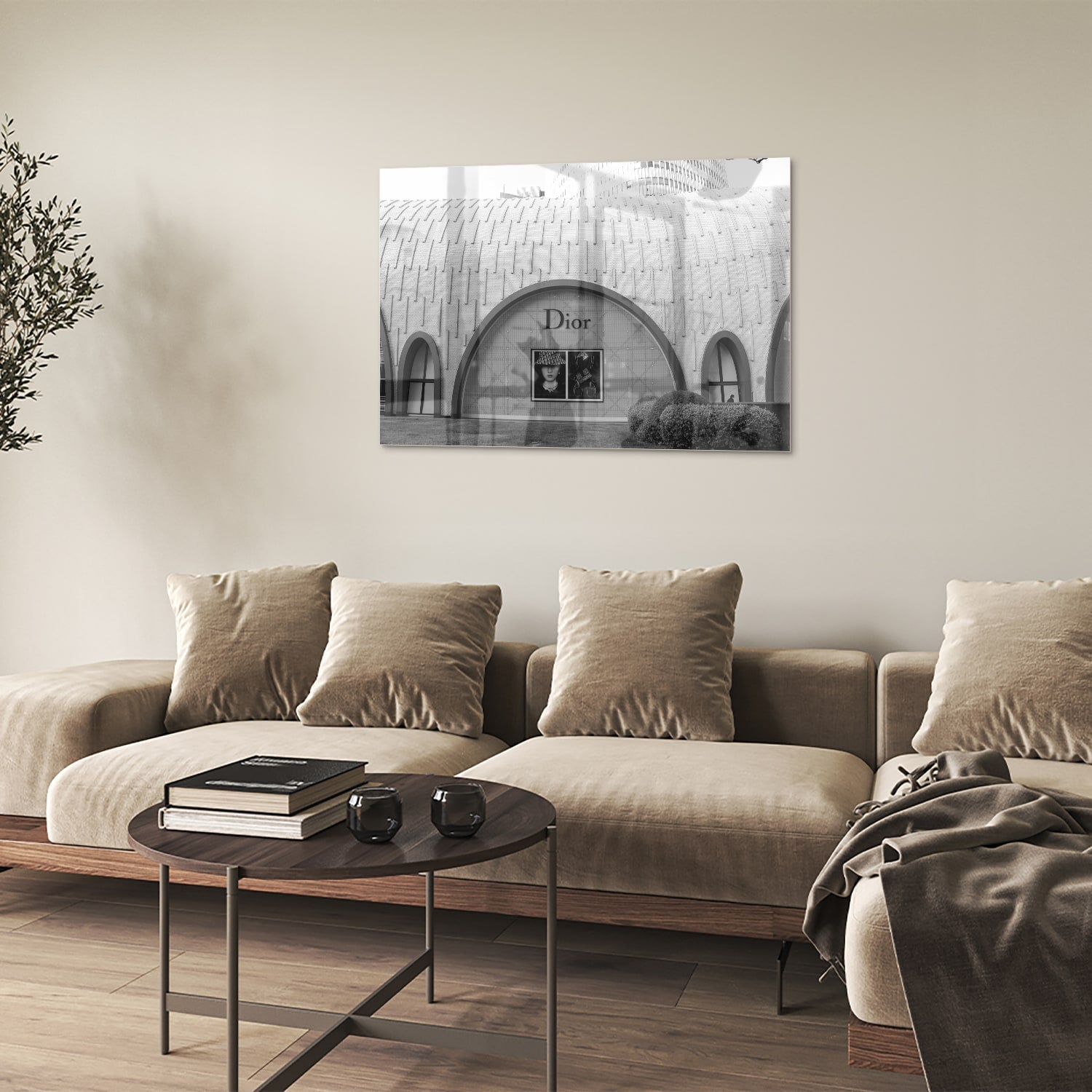 Elegantes Glasbild mit Dior-Schaufenster – Glasbild aus Sicherheitsglas, Größe 50x50
