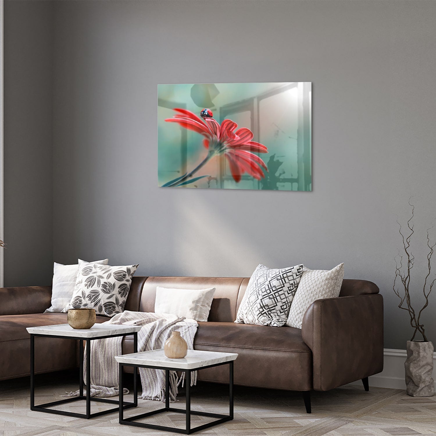 Glasbild mit einer Blume und einem Marienkäfer – Glasbild aus Sicherheitsglas, Größe 50x50_rond