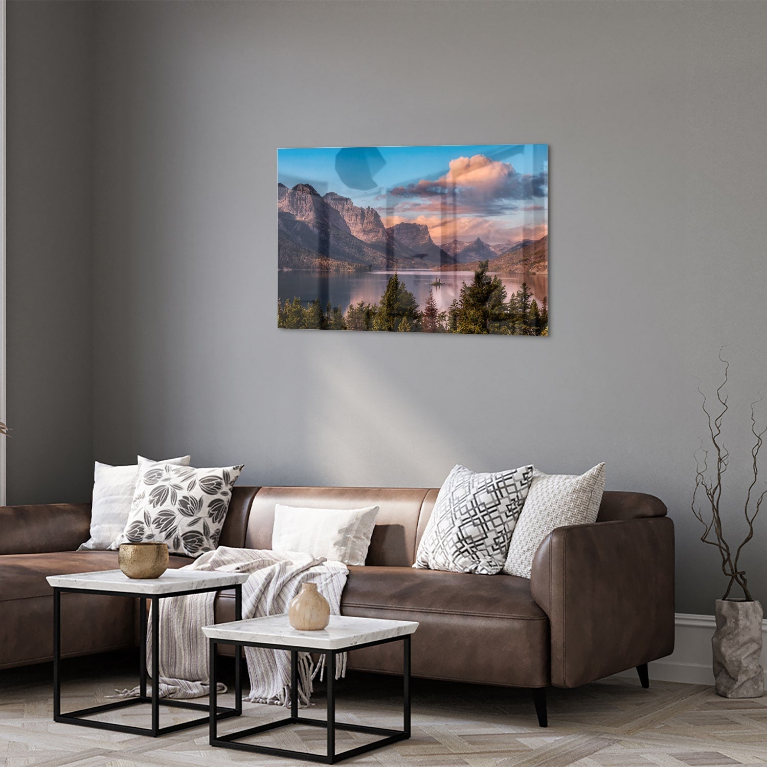 Glasbild mit Bergen bei Sonnenaufgang – Glasbild aus Sicherheitsglas, Größe 50x50_rond