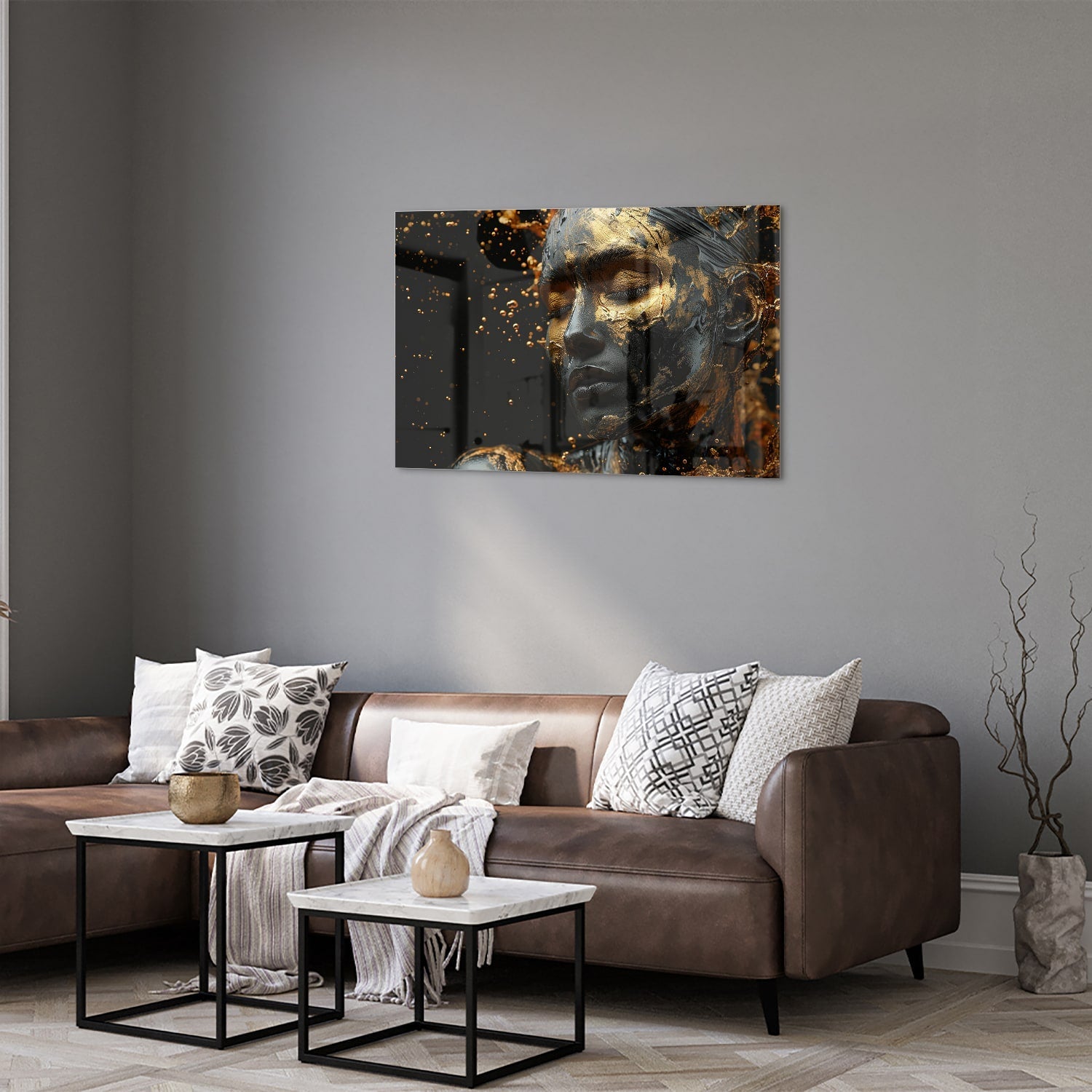 Goldenes Glasbild mit weiblichem Porträt – Glasbild aus Sicherheitsglas, Größe 50x50_rond