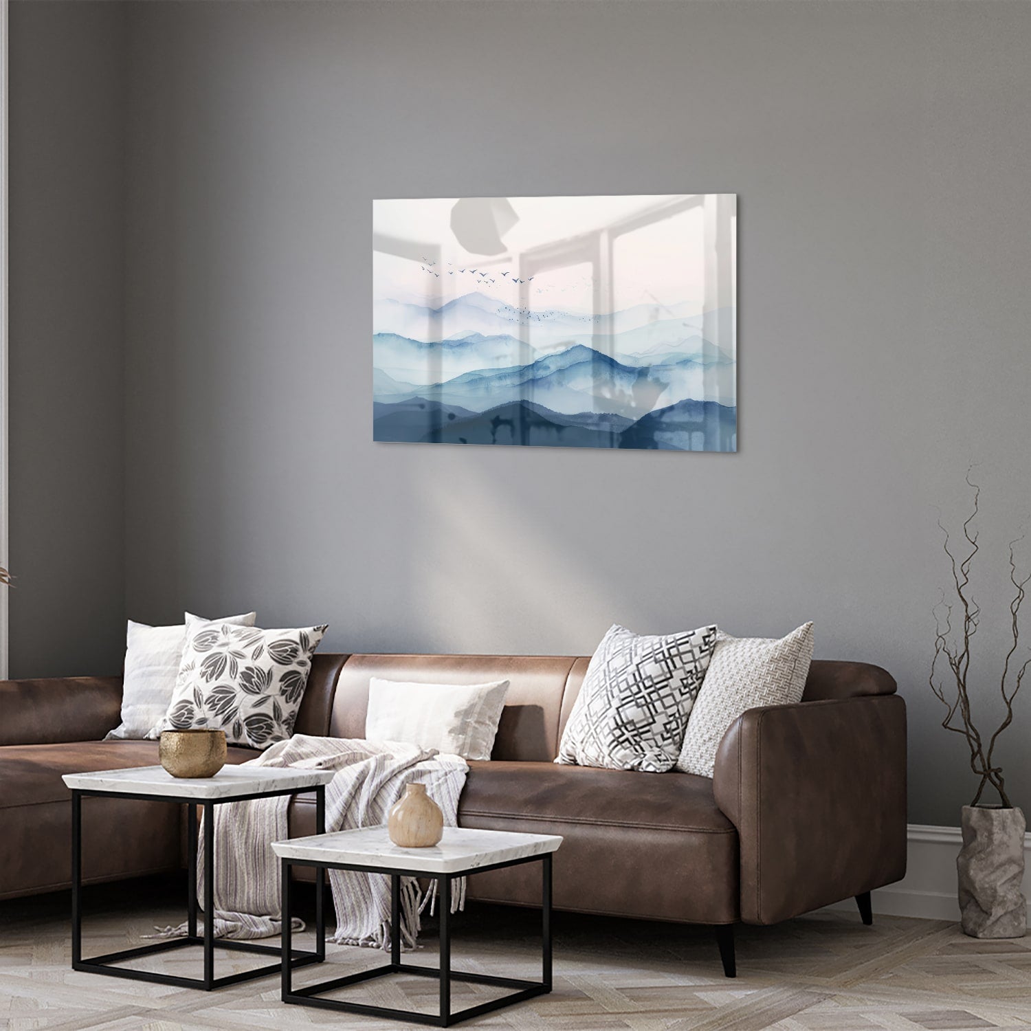 Ruhiges Glasbild mit blauen Bergen – Glasbild aus Sicherheitsglas, Größe 50x50_rond