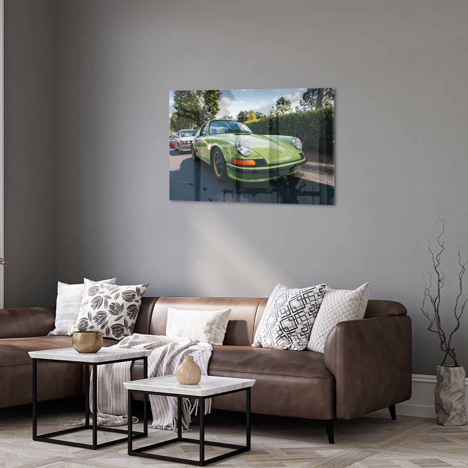 Glasbild mit einzigartigem grünen Porsche für moderne Innenräume – Glasbild aus Sicherheitsglas, Größe 50x50_rond