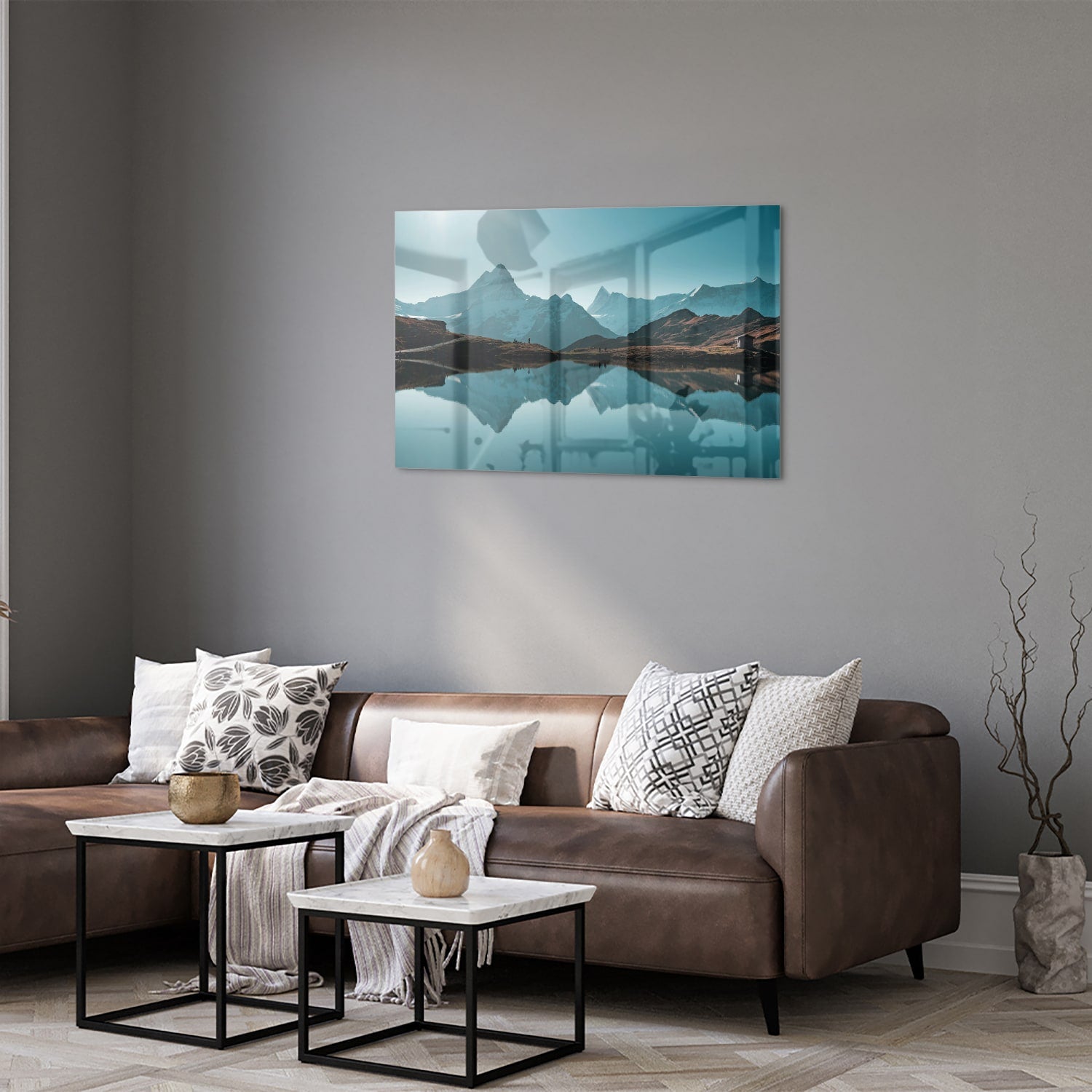 Glasbild mit Bergen und Wasserreflexionen – Glasbild aus Sicherheitsglas, Größe 50x50_rond