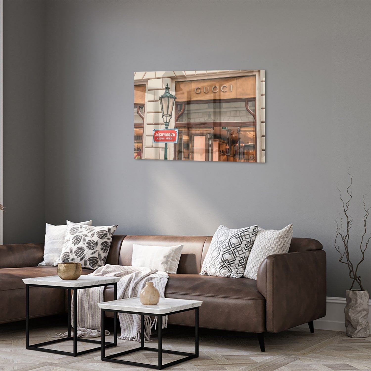 Stilvolles Glasbild mit Gucci-Schaufenster – Glasbild aus Sicherheitsglas, Größe 50x50_rond