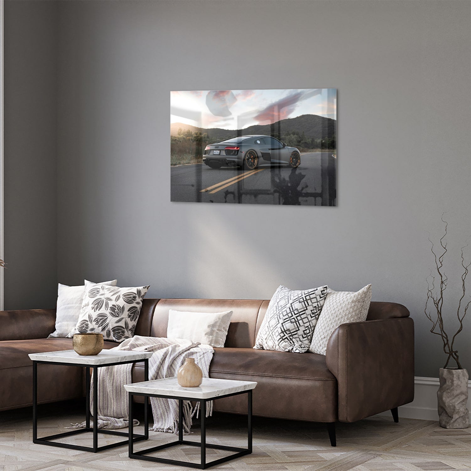 Modernes Glasbild mit einem Sportwagen in der Natur – Glasbild aus Sicherheitsglas, Größe 50x50_rond