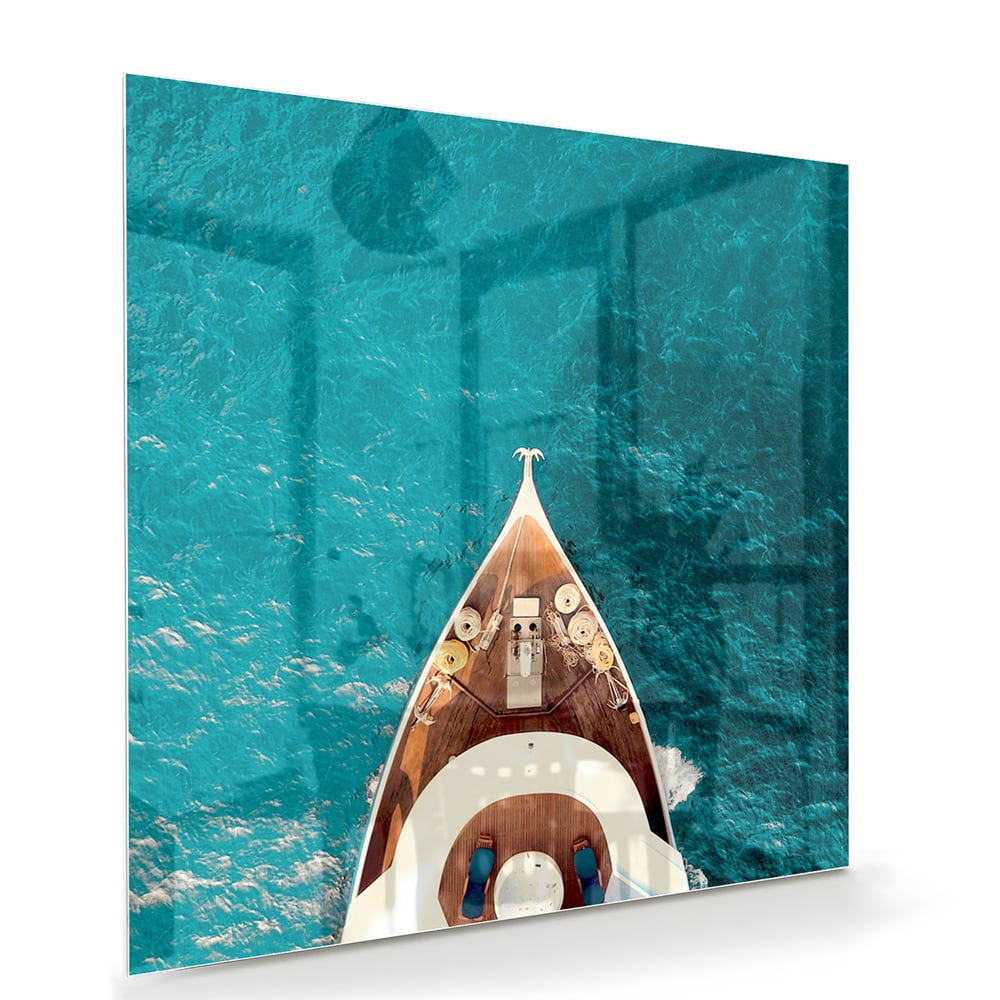 Glasbild mit ruhigem Boot auf klarblauem See – Glasbild aus Sicherheitsglas, Größe 100x70