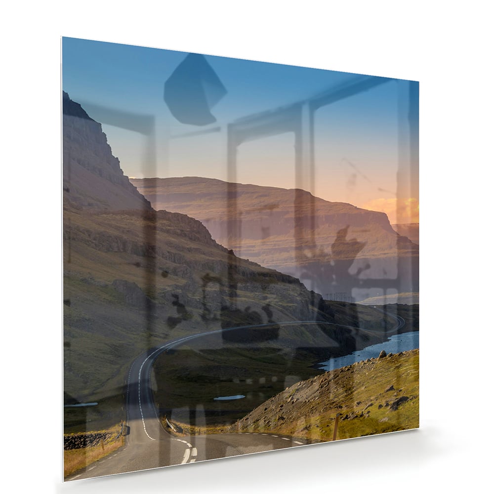 Atemberaubendes Glasbild mit Bergen und Fluss – Glasbild aus Sicherheitsglas, Größe 100x70