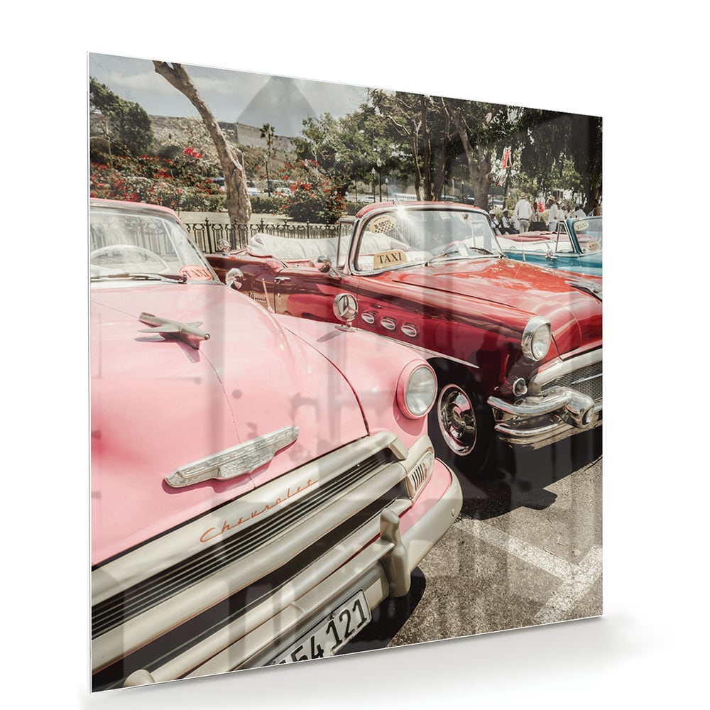 Retro-Glasbild mit farbenfrohen Autos – Glasbild aus Sicherheitsglas, Größe 100x70