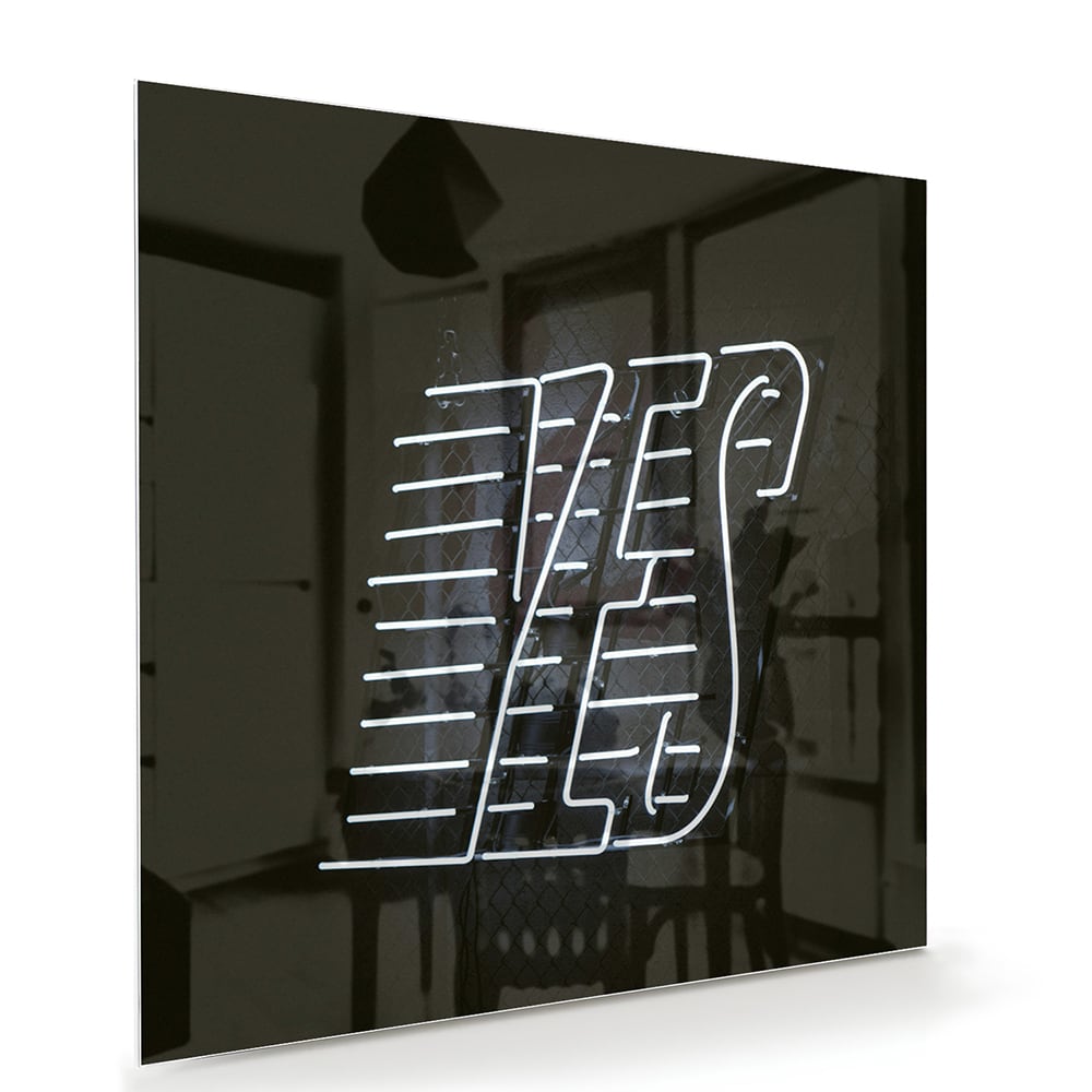 Glasbild mit 'YES' Schriftzug in modernem Design – Glasbild aus Sicherheitsglas, Größe 100x70