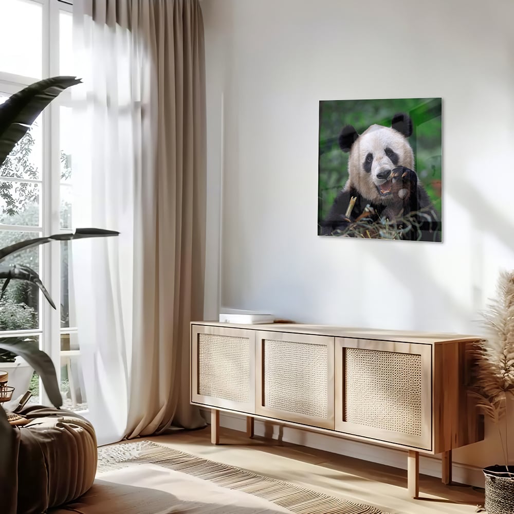 Glasbild mit einem niedlichen Panda in grüner Landschaft – Glasbild aus Sicherheitsglas, Größe 120x60