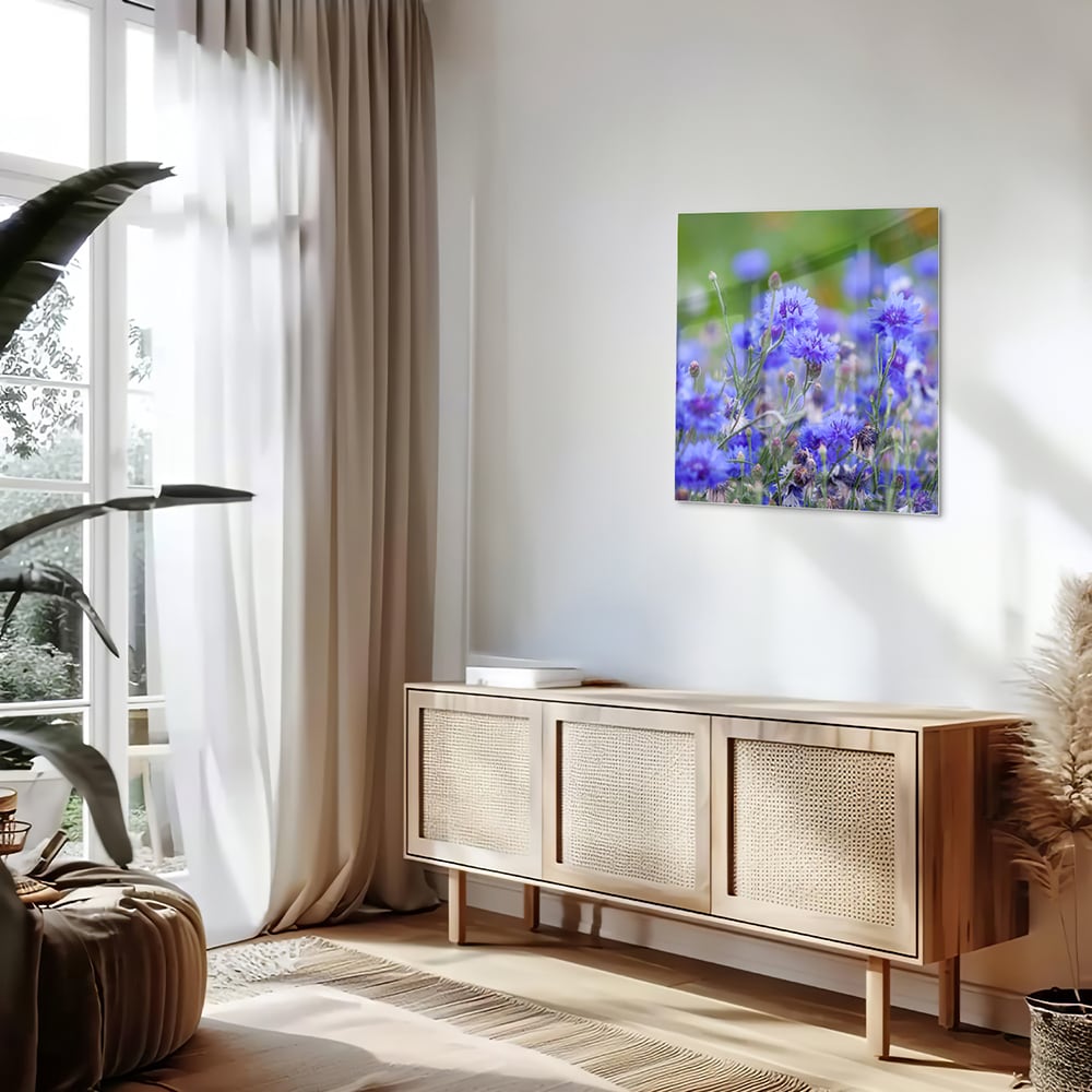 Glasbild mit violetten Blumen in ruhiger Szenerie – Glasbild aus Sicherheitsglas, Größe 120x60