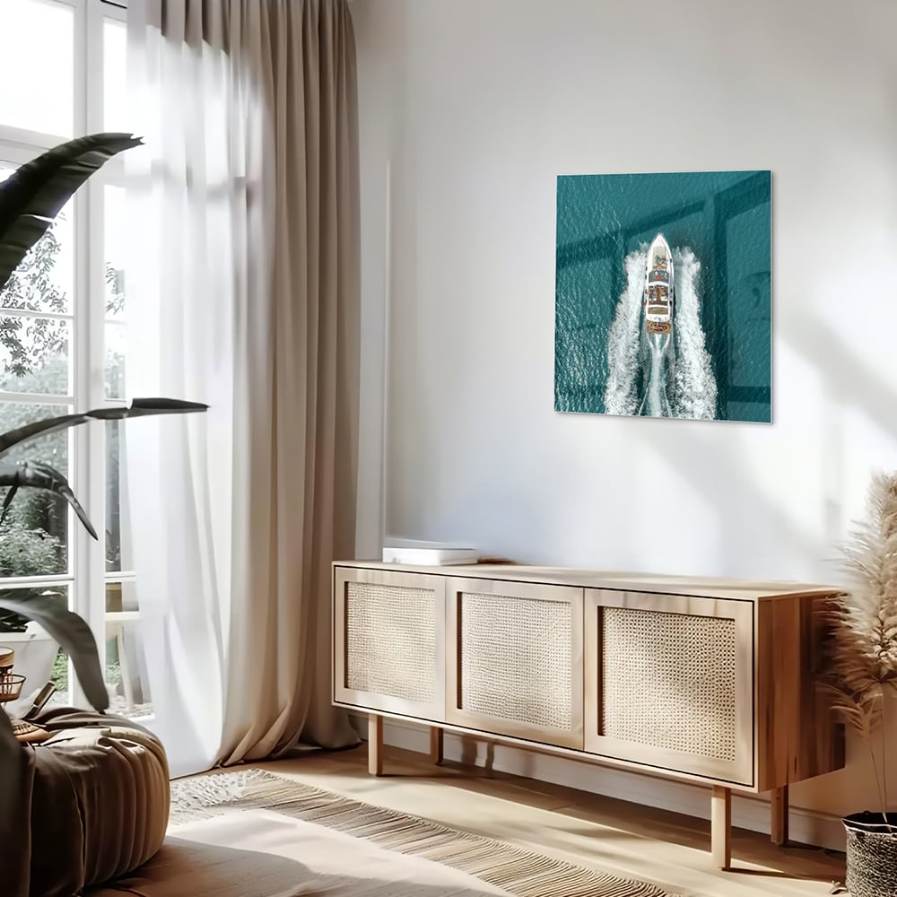 Glasbild mit einem Boot in türkisfarbenem Wasser – Glasbild aus Sicherheitsglas, Größe 120x60