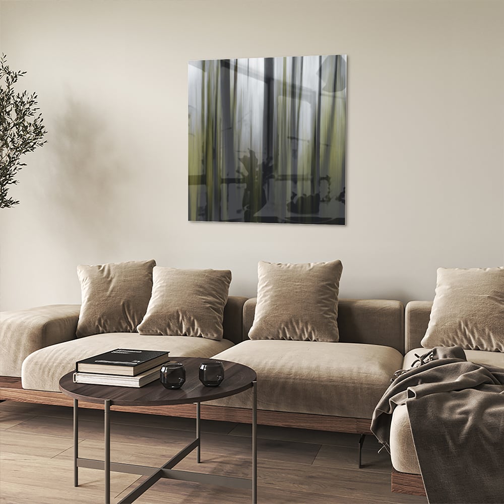 Glasbild mit grünem Bambus in einem modernen Wohnzimmer – Glasbild aus Sicherheitsglas, Größe 90x90_rond