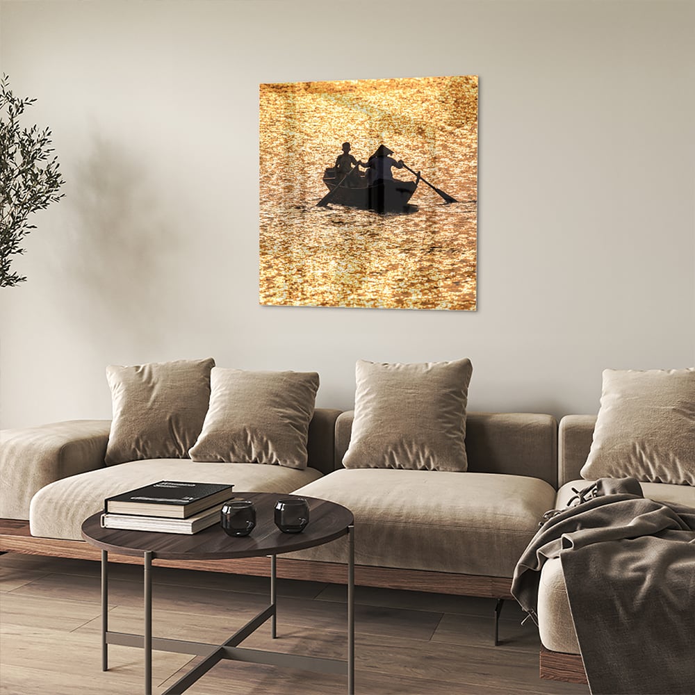 Glasbild mit Ruderboot auf goldenem Wasser – Glasbild aus Sicherheitsglas, Größe 90x90_rond
