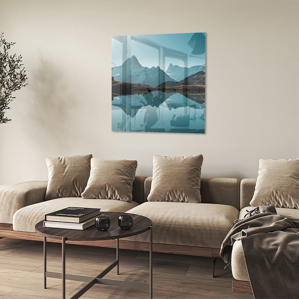 Glasbild mit Bergen und Wasserreflexionen – Glasbild aus Sicherheitsglas, Größe 90x90_rond