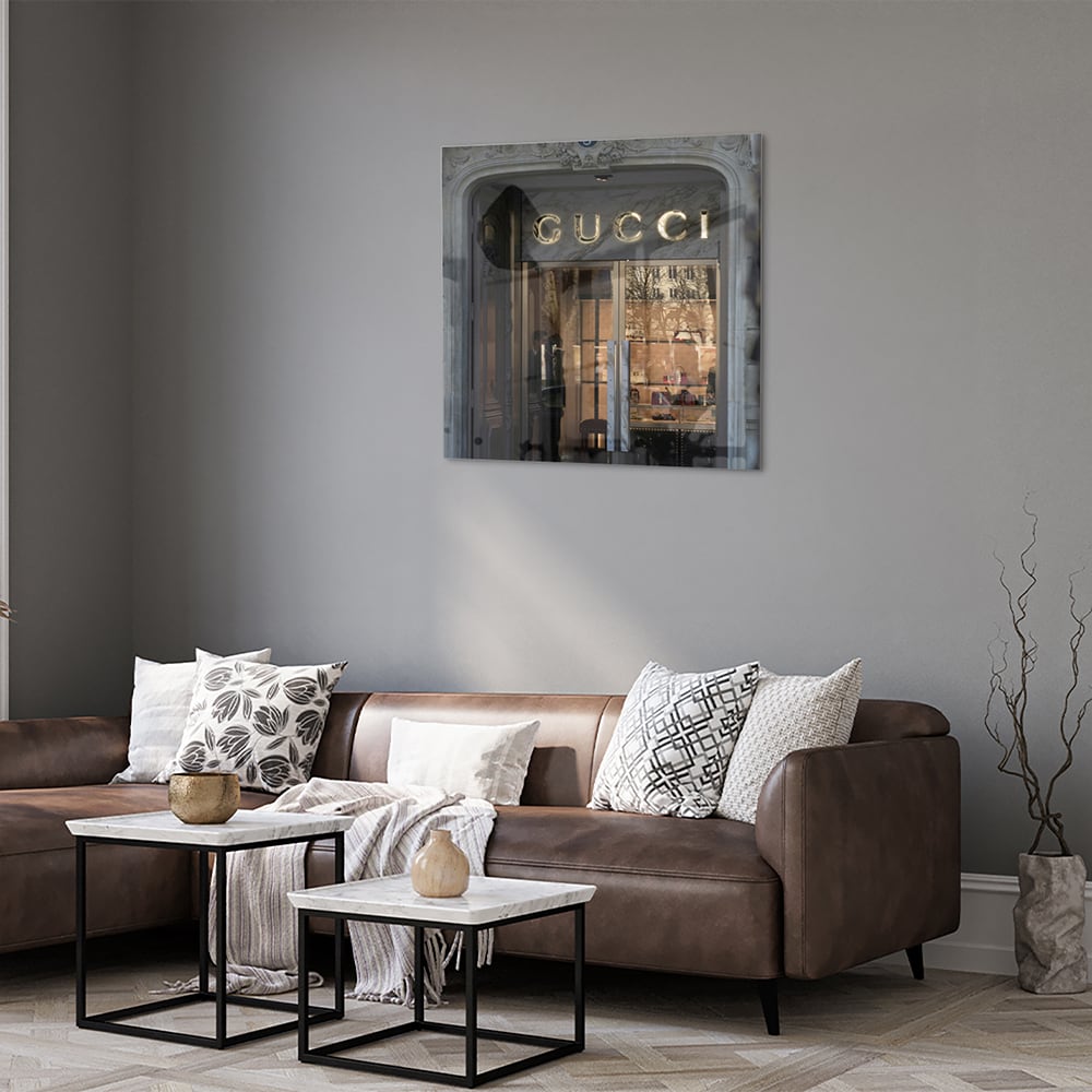 Stilvolles Glasbild mit Gucci-Schaufenster – Glasbild aus Sicherheitsglas, Größe 120x80