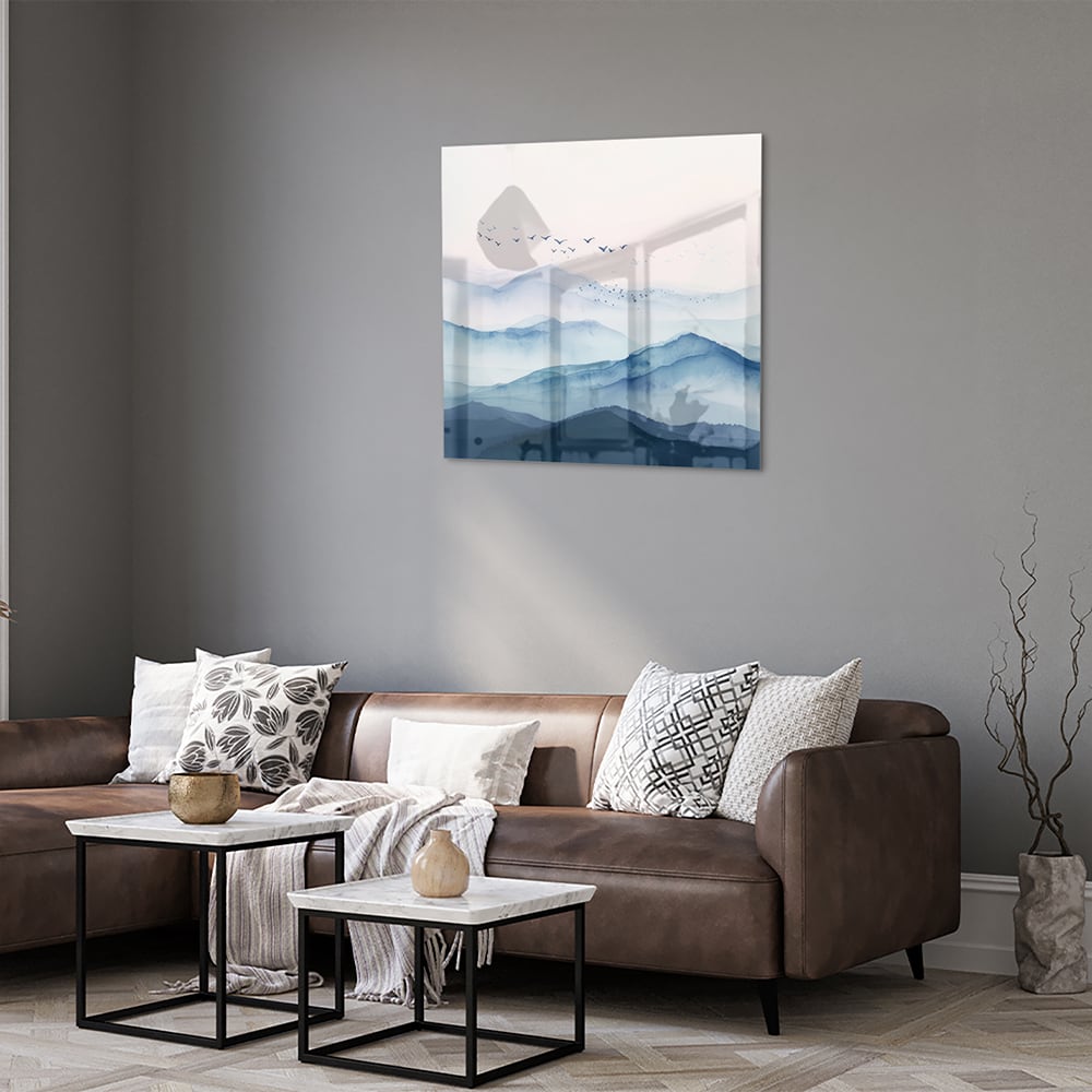 Ruhiges Glasbild mit blauen Bergen – Glasbild aus Sicherheitsglas, Größe 120x80