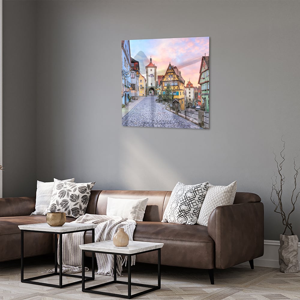Glasbild mit malerischer Straße und historischen Gebäuden – Glasbild aus Sicherheitsglas, Größe 120x80