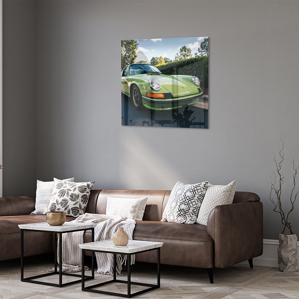 Glasbild mit einzigartigem grünen Porsche für moderne Innenräume – Glasbild aus Sicherheitsglas, Größe 120x80