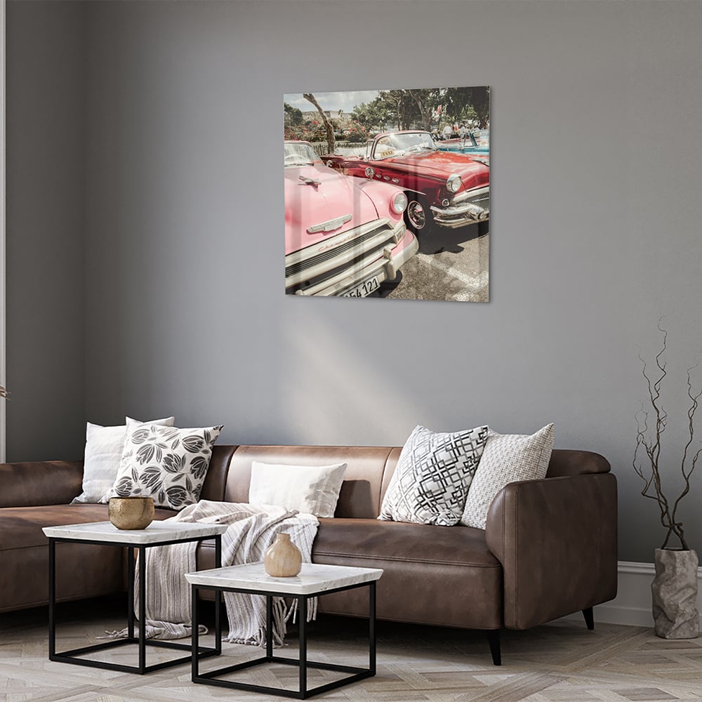 Retro-Glasbild mit farbenfrohen Autos – Glasbild aus Sicherheitsglas, Größe 120x80