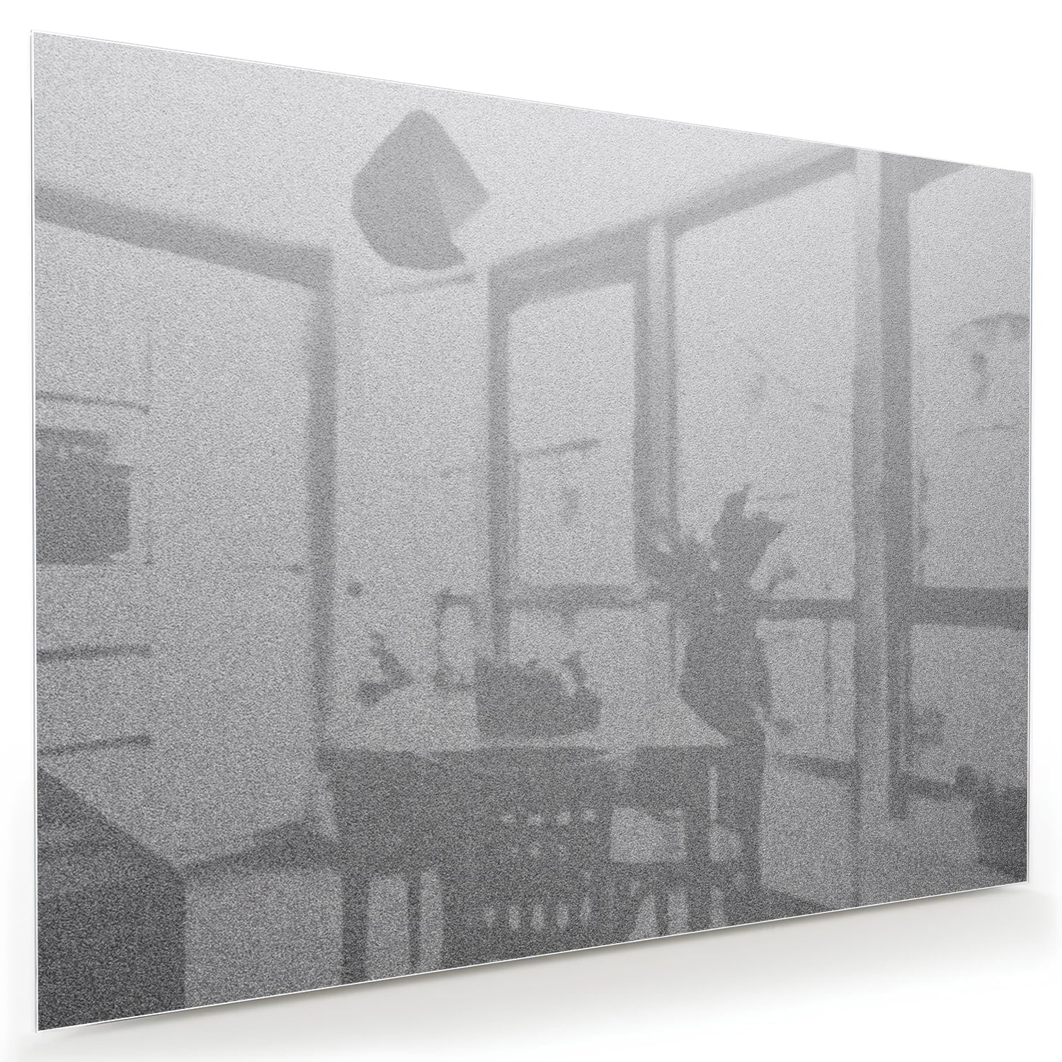 Minimalistisches Glasbild mit dezenten Reflexionen