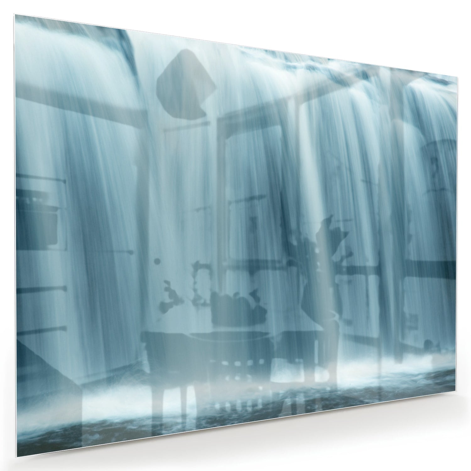 Beruhigendes Glasbild mit Wasserfällen