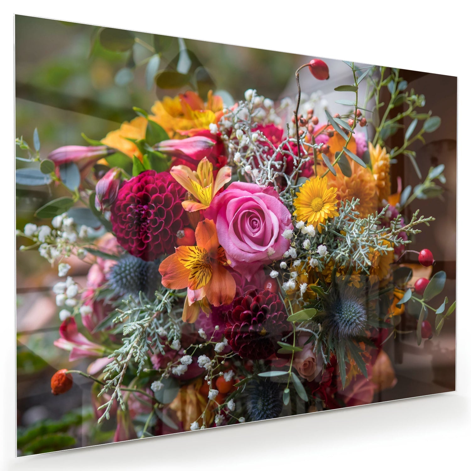 Farbenfrohes Glasbild mit einem Blumenstrauß