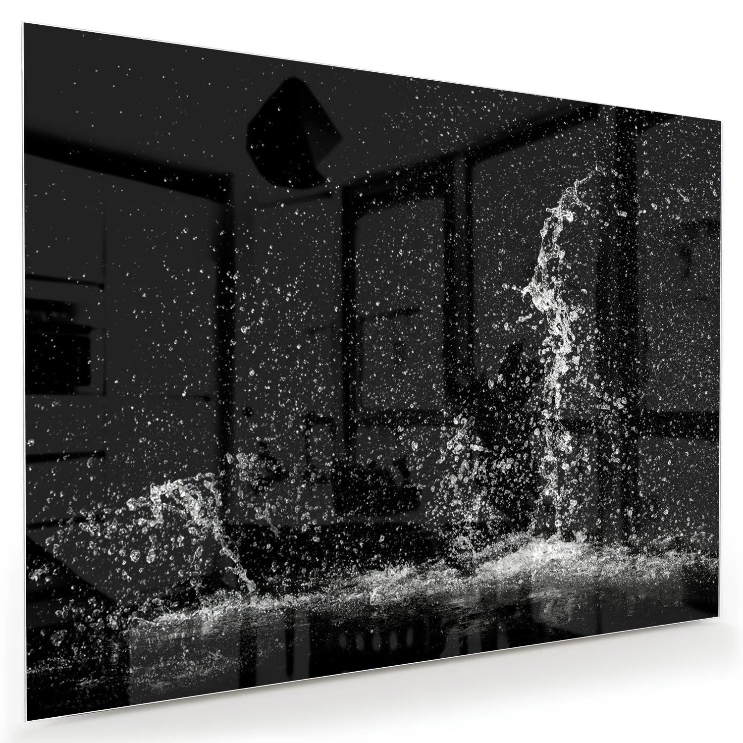 Schwarz-Weiß-Glasbild mit Spritzwassereffekt