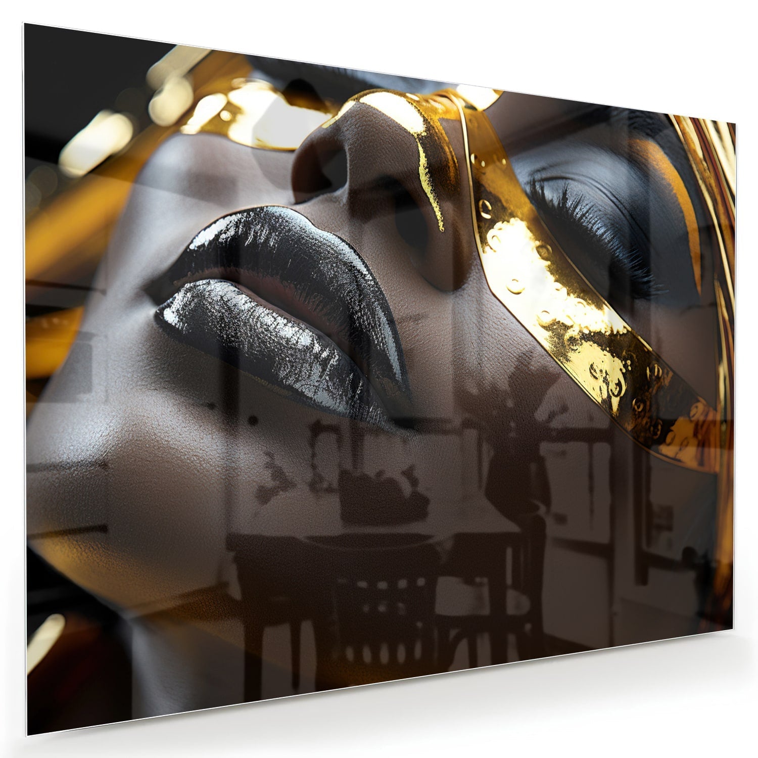 Goldenes und schwarzes Glasbild mit weiblichem Gesicht