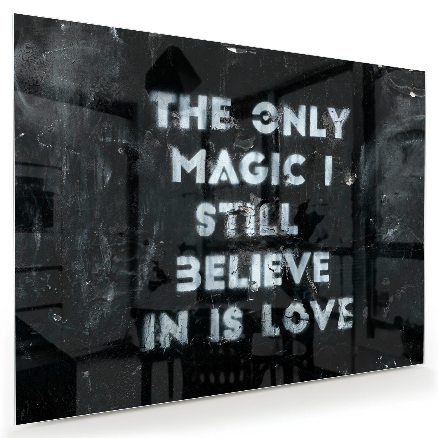 Glasbild mit Schriftzug „Believe in Love“