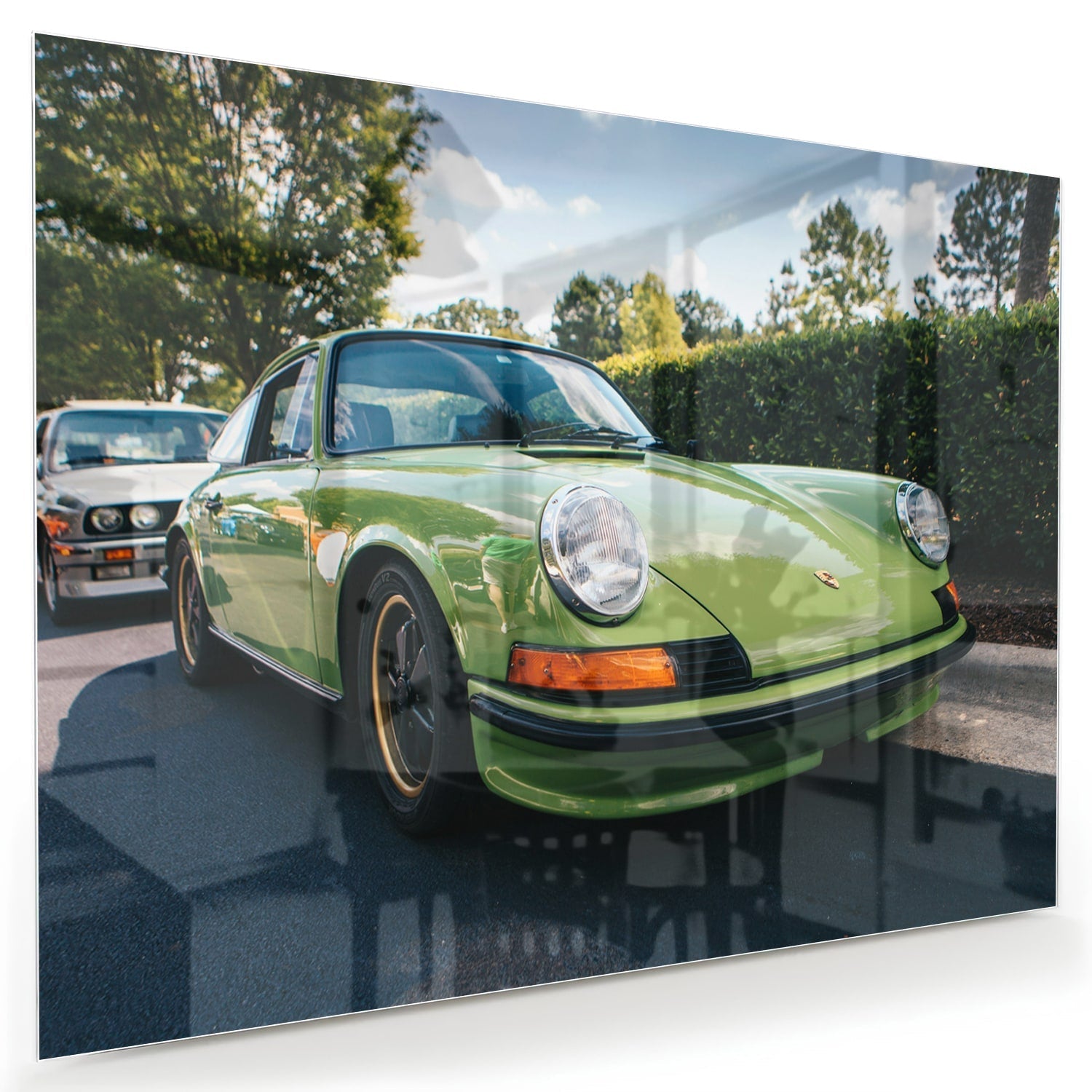 Glasbild mit einzigartigem grünen Porsche für moderne Innenräume