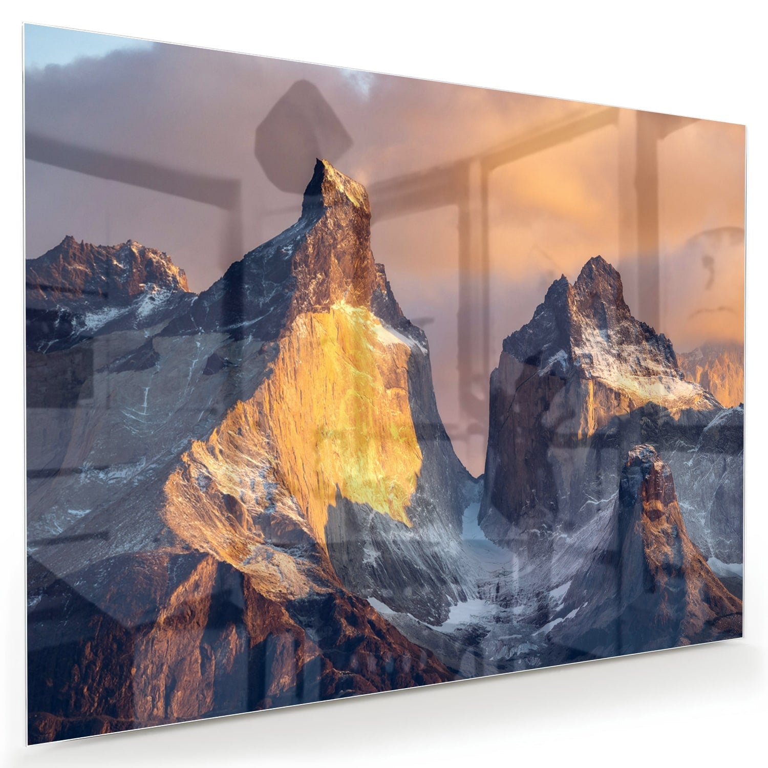 Glasbild mit majestätischen Bergen