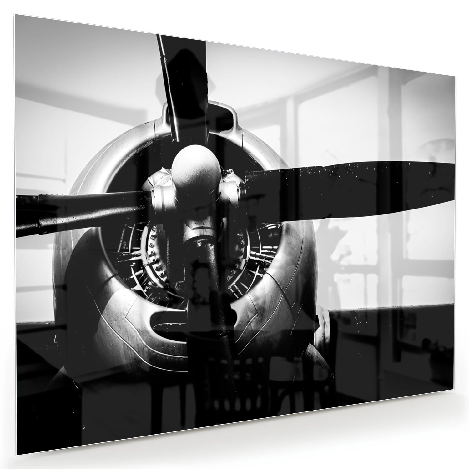 Schwarz-Weiß-Glasbild mit Vintage-Flugzeugpropeller