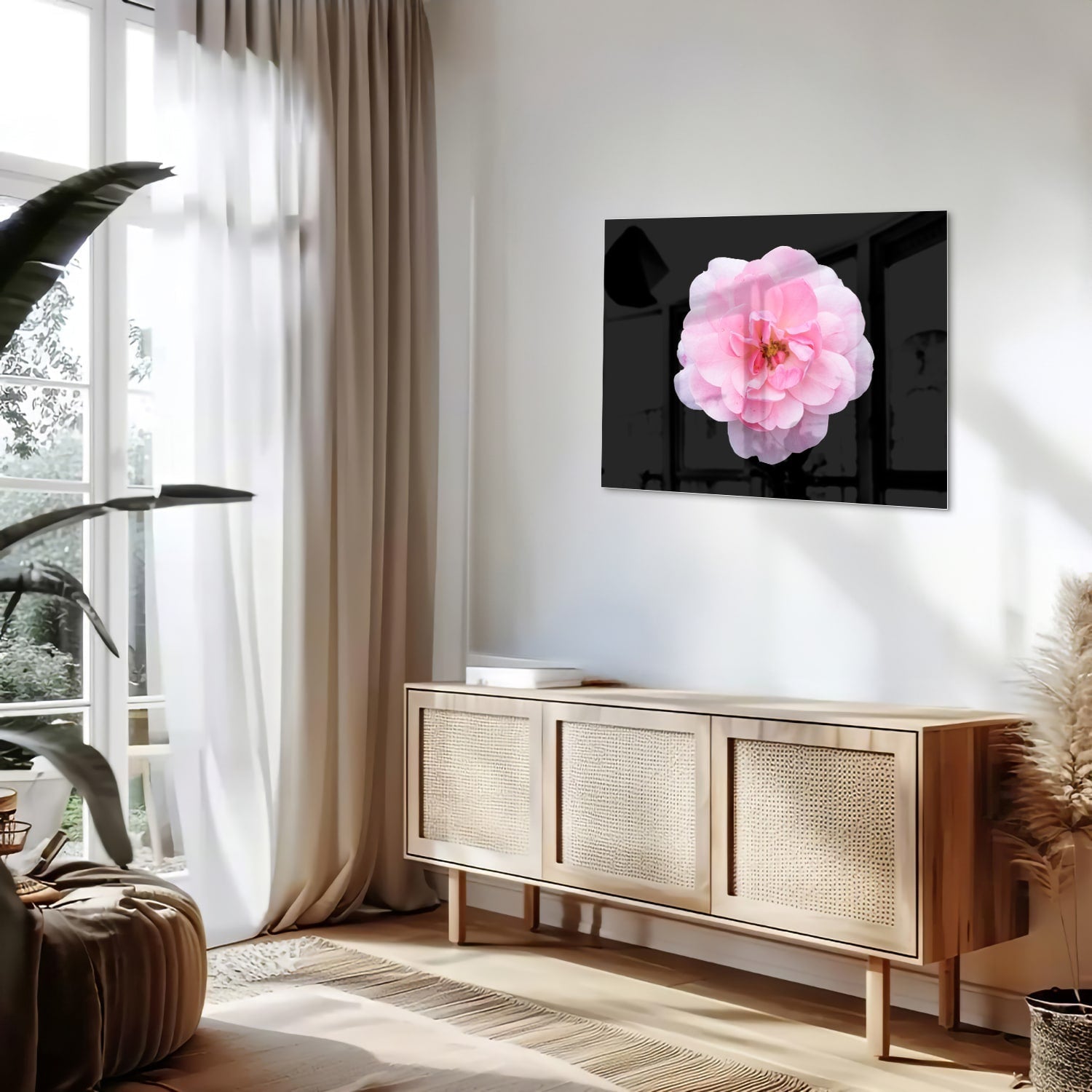Elegantes Glasbild mit rosa Blume auf schwarzem Hintergrund