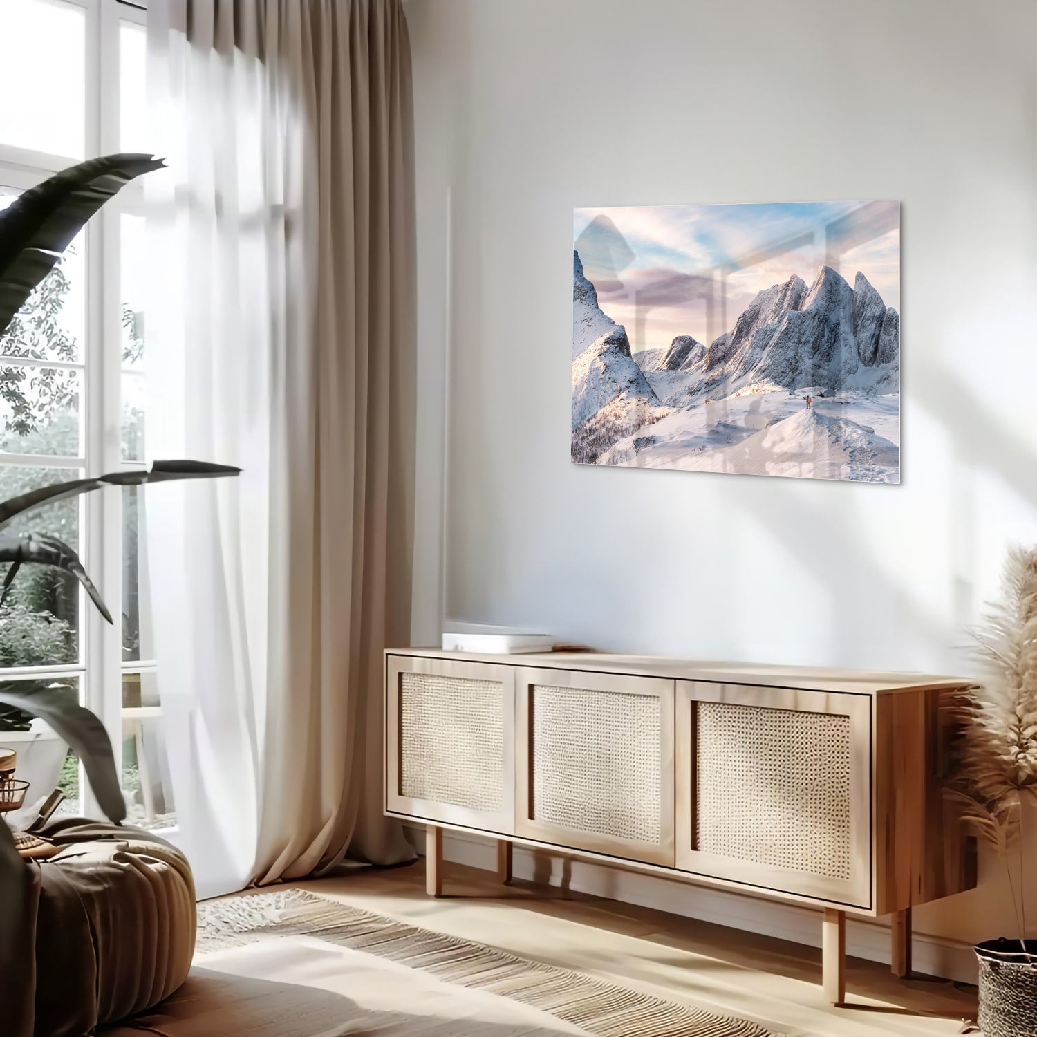 Atemberaubendes Glasbild mit verschneiten Bergen