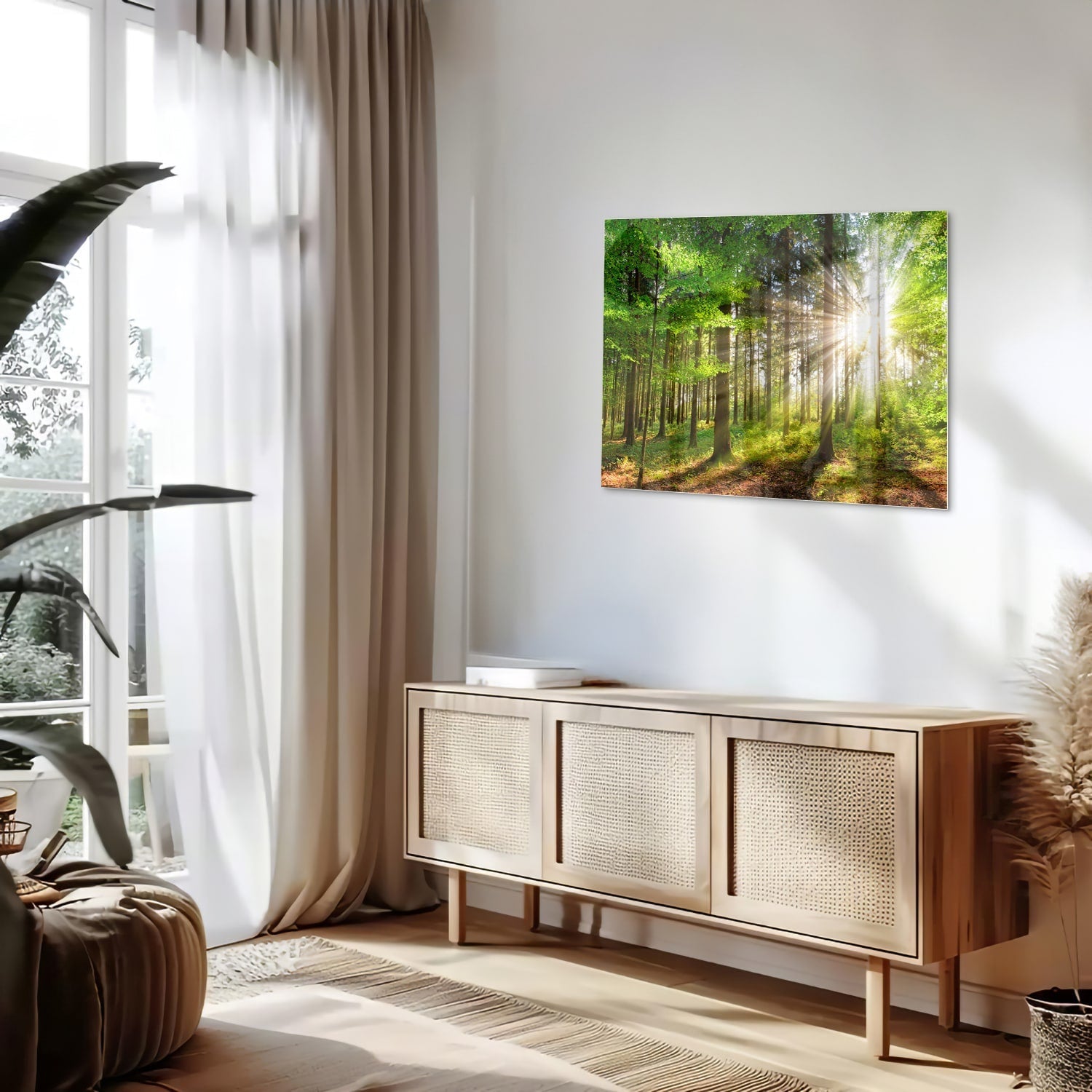Glasbild mit sonnigem Wald für die Wohndekoration