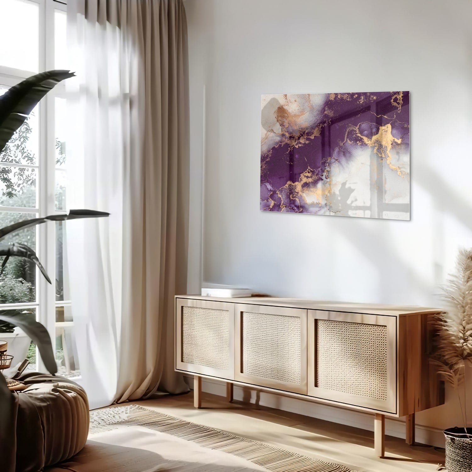 Violettes Glasbild mit goldenen Akzenten
