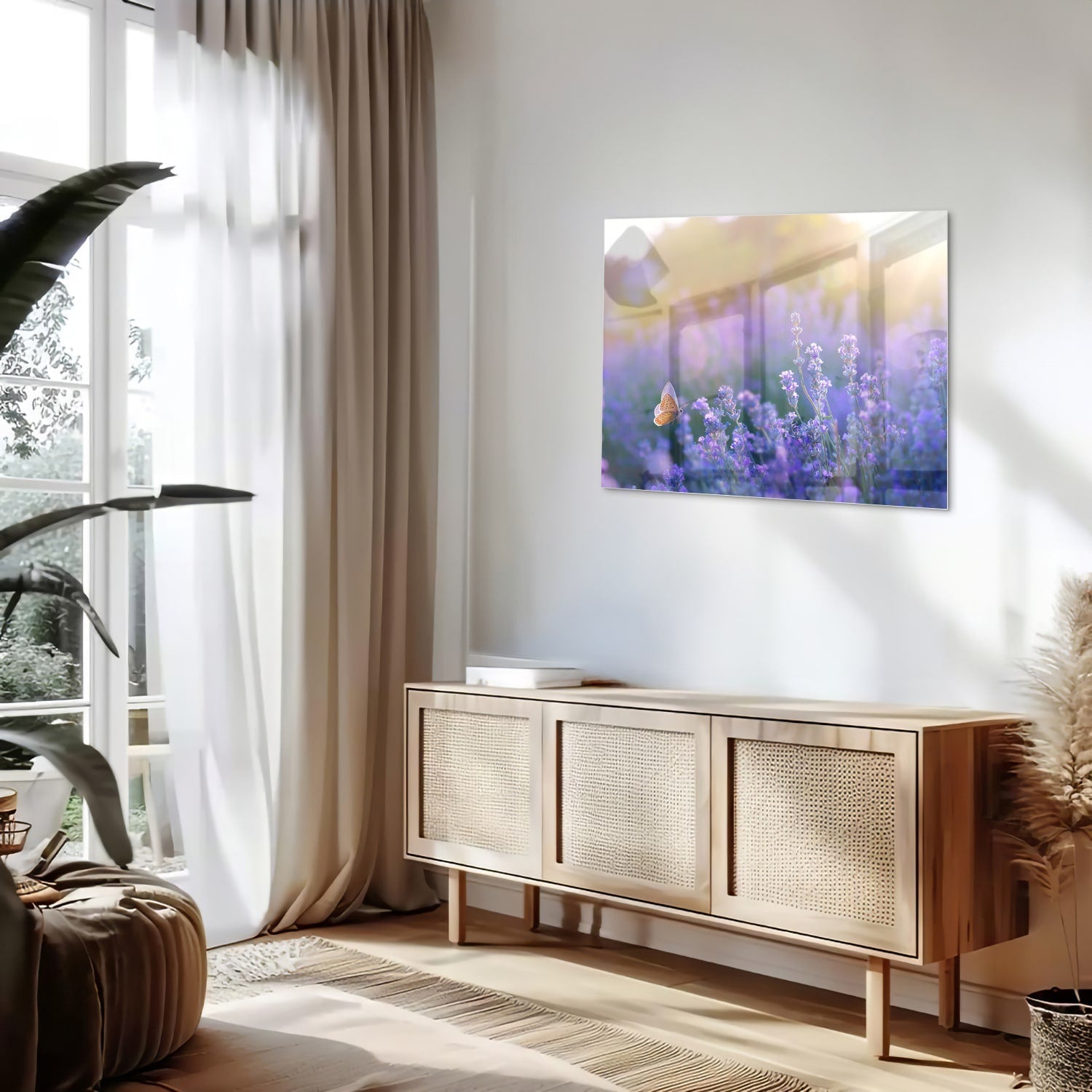 Glasbild mit violettem Lavendel und Schmetterling