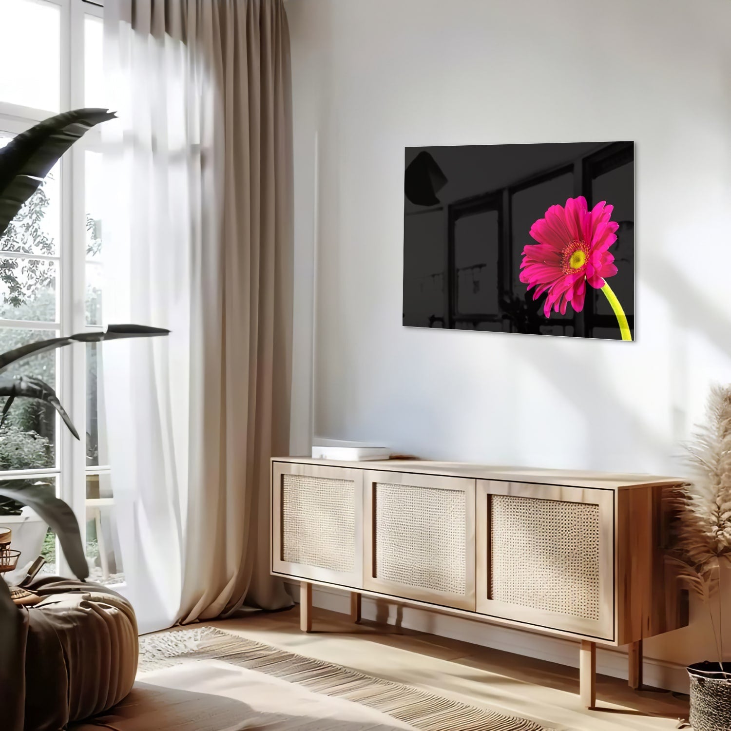 Glasbild – Wunderschöne rosa Gerbera auf schwarzem Hintergrund