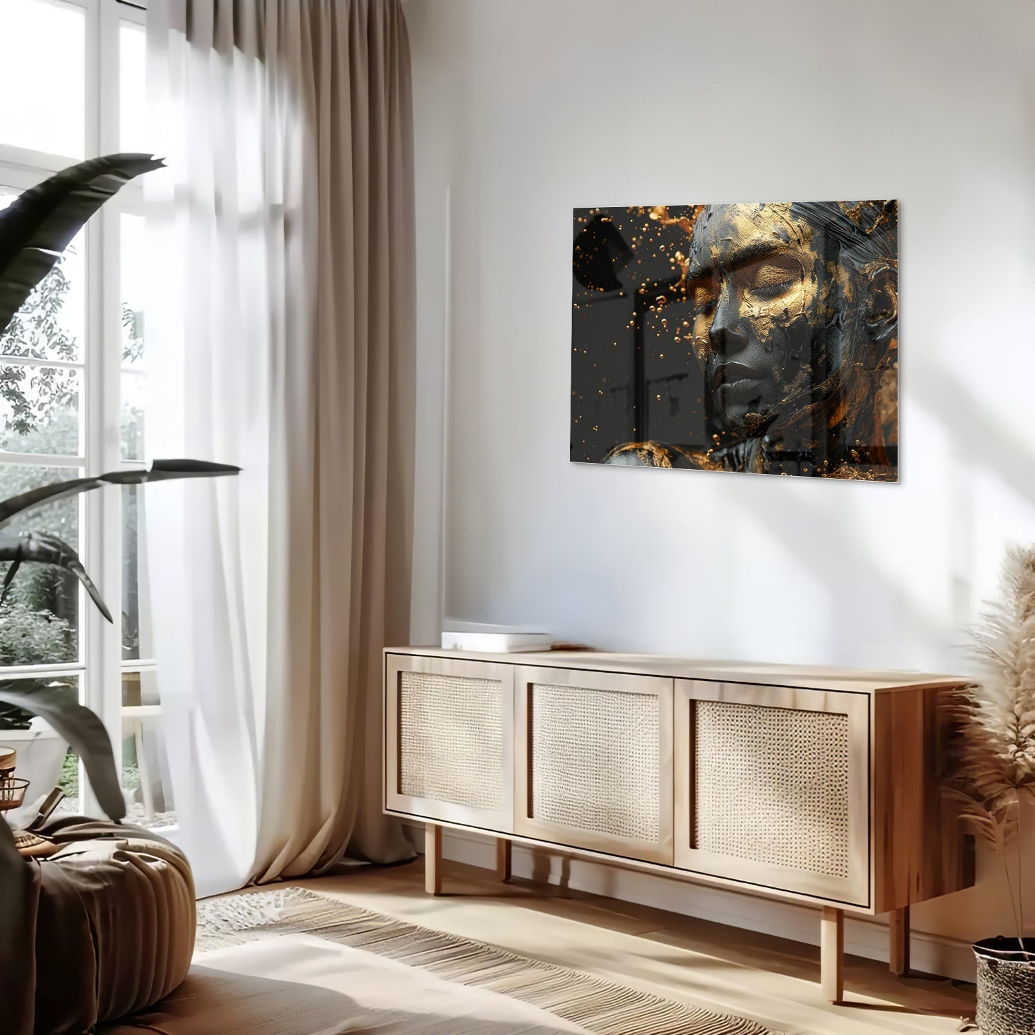 Goldenes Glasbild mit weiblichem Porträt