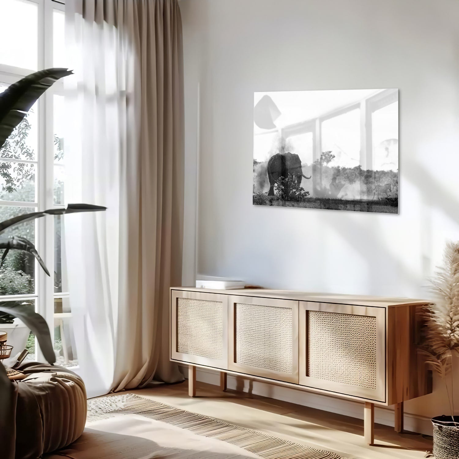 Elegantes Schwarz-Weiß-Glasbild mit einem Elefanten