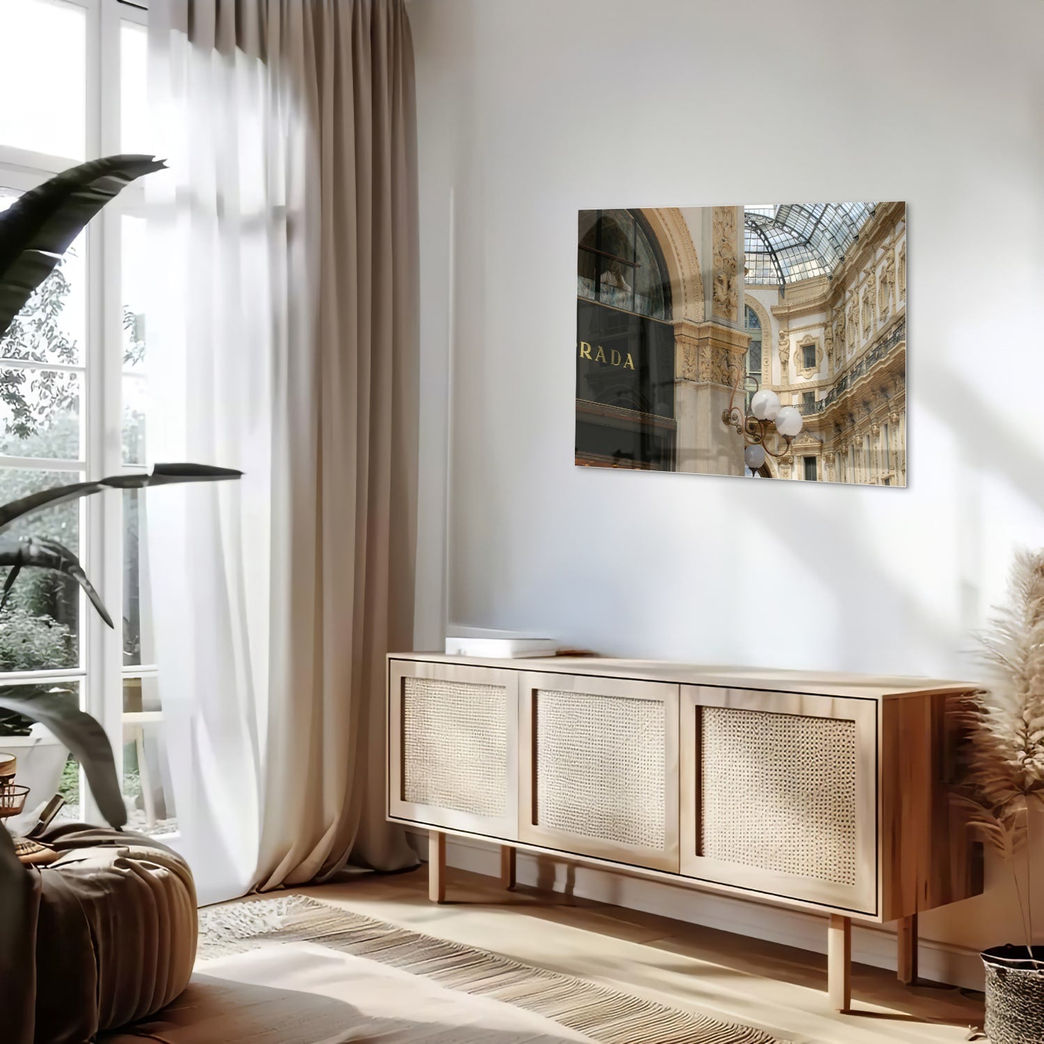 Elegantes Glasbild mit Luxus-Boutique