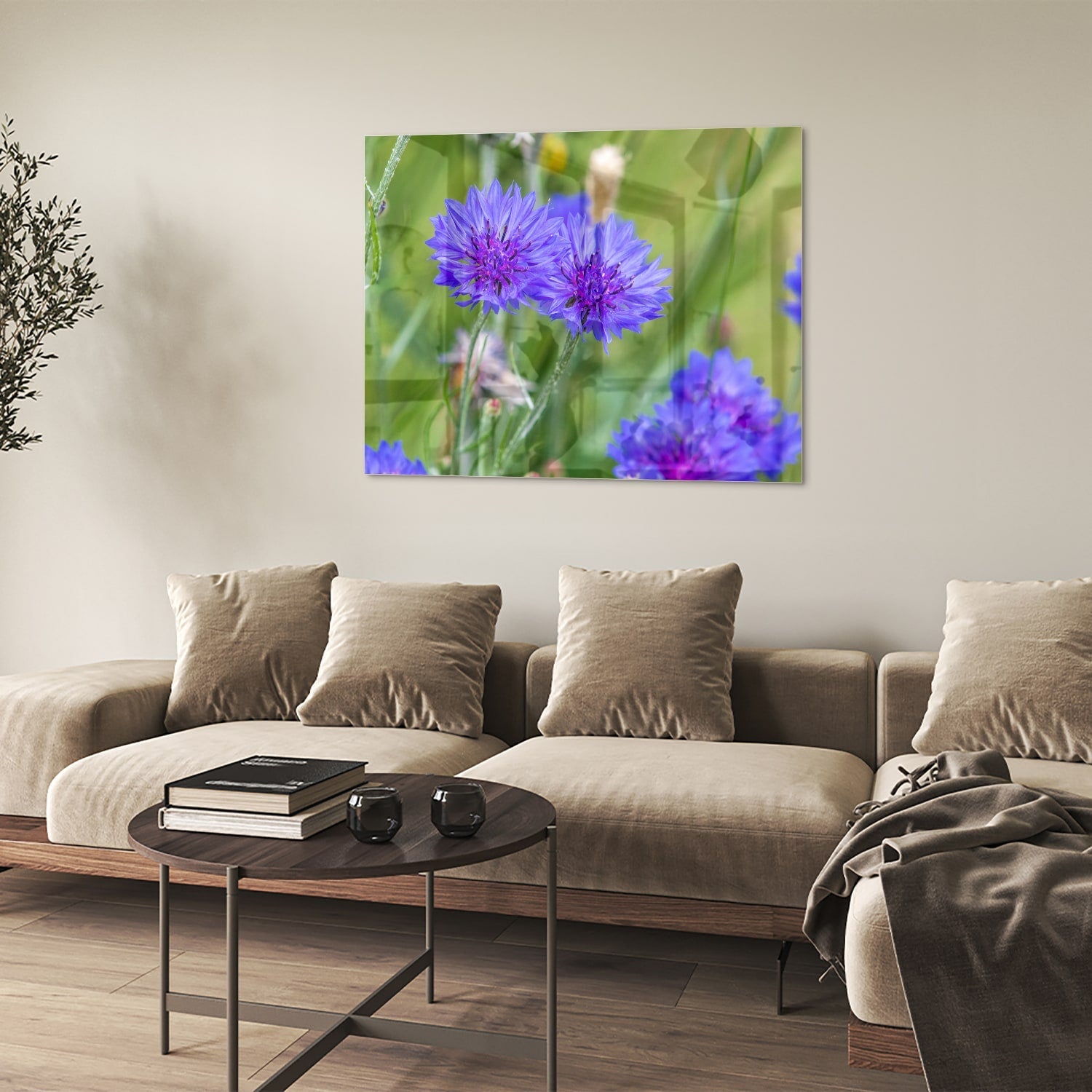 Glasbild mit violetten Blumen für moderne Einrichtungen