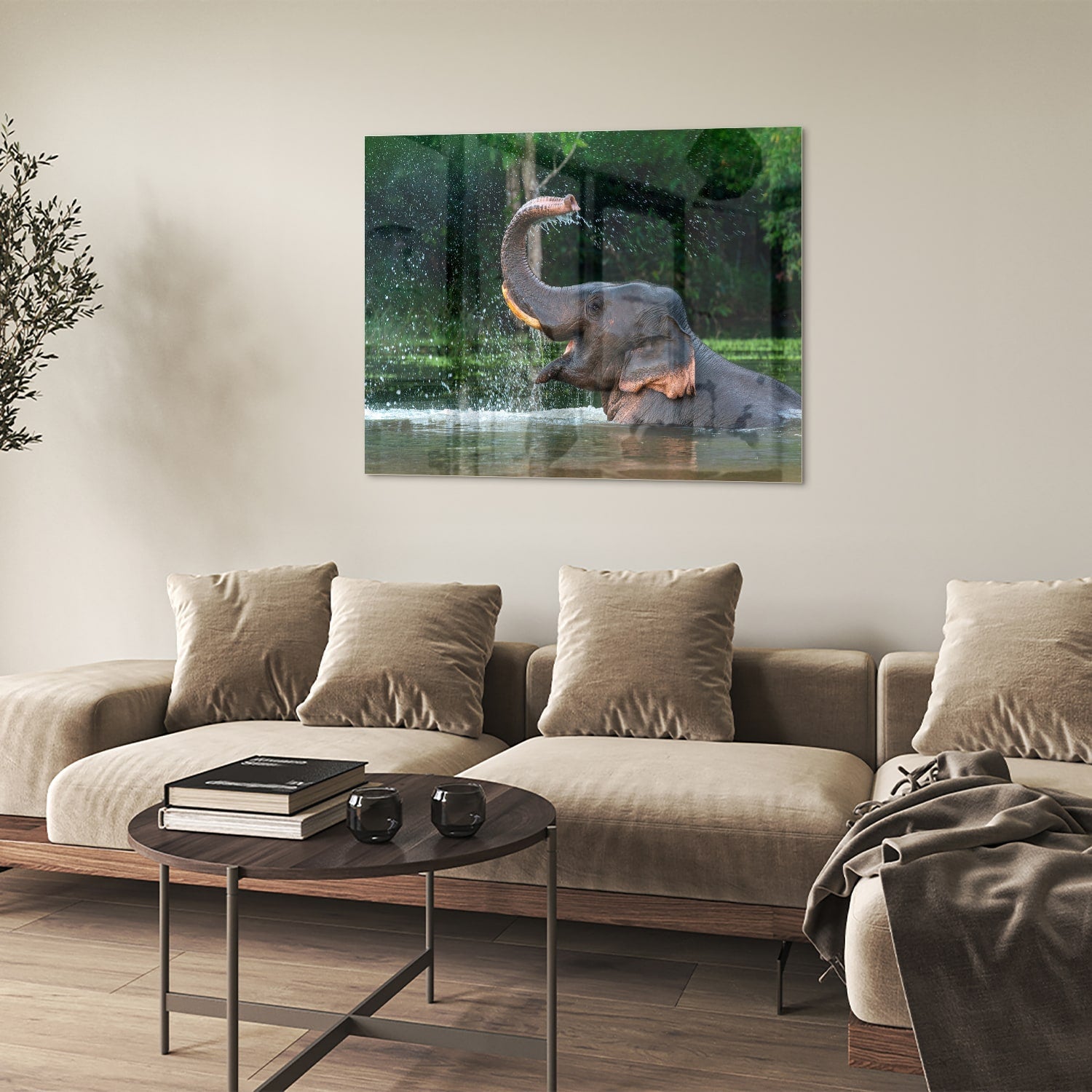 Wunderschönes Glasbild mit einem Elefanten im Wasser
