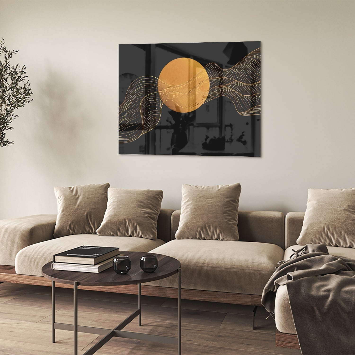 Abstraktes Glasbild mit goldener Sonne und schwarzem Design