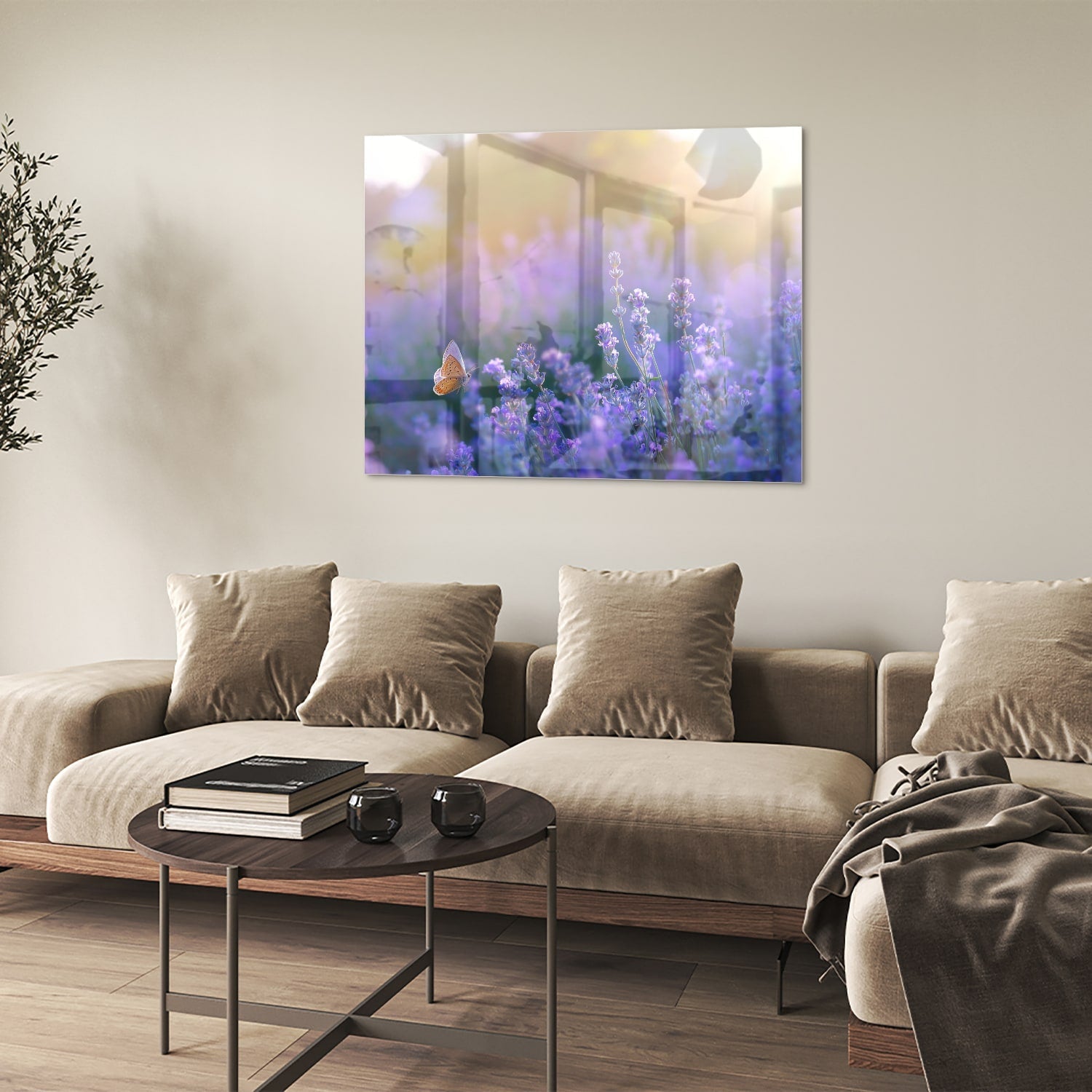 Glasbild mit violettem Lavendel und Schmetterling
