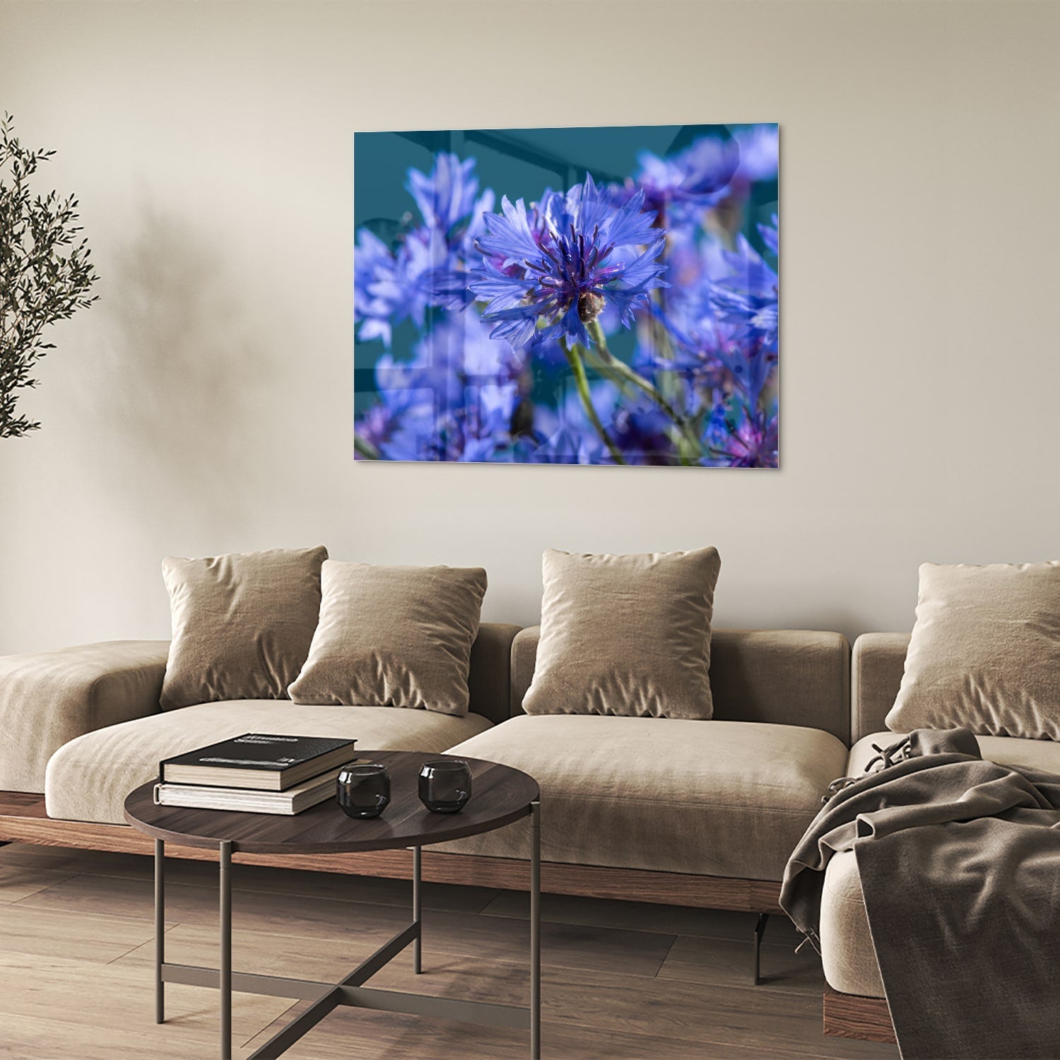 Wunderschönes violettes Glasbild mit Blumenmotiv